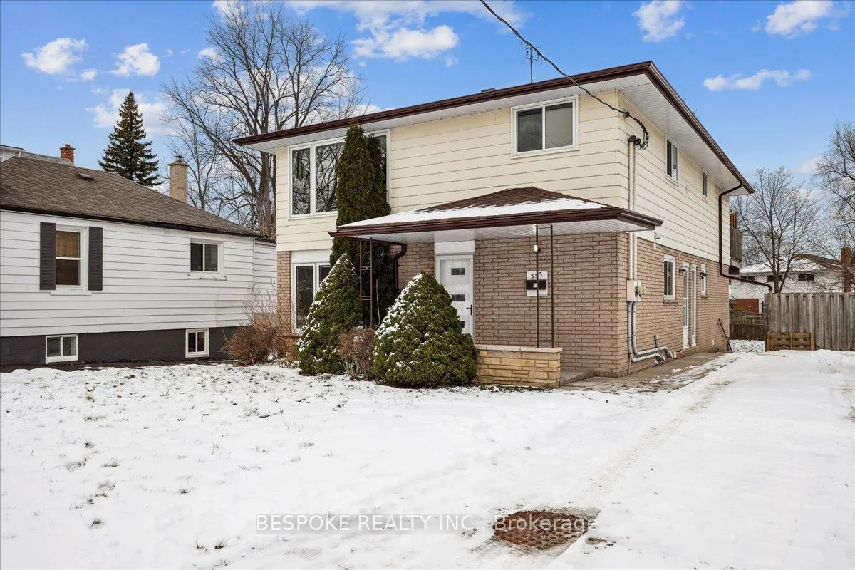 Front of 2nd Floor, 355 Oshawa Boulevard N
