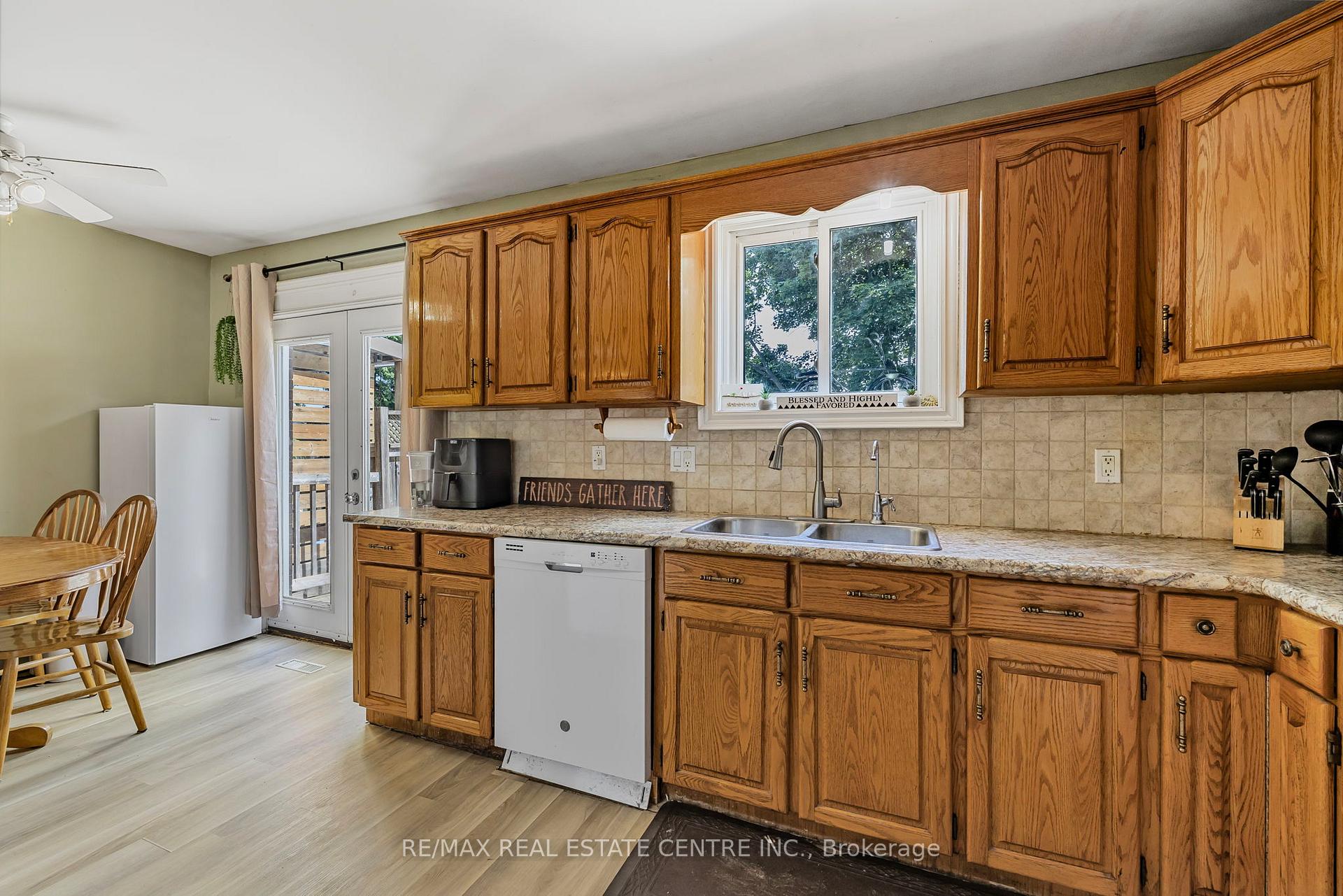 Photo 38 of 24 Carlton Drive, Orangeville — HOMEH