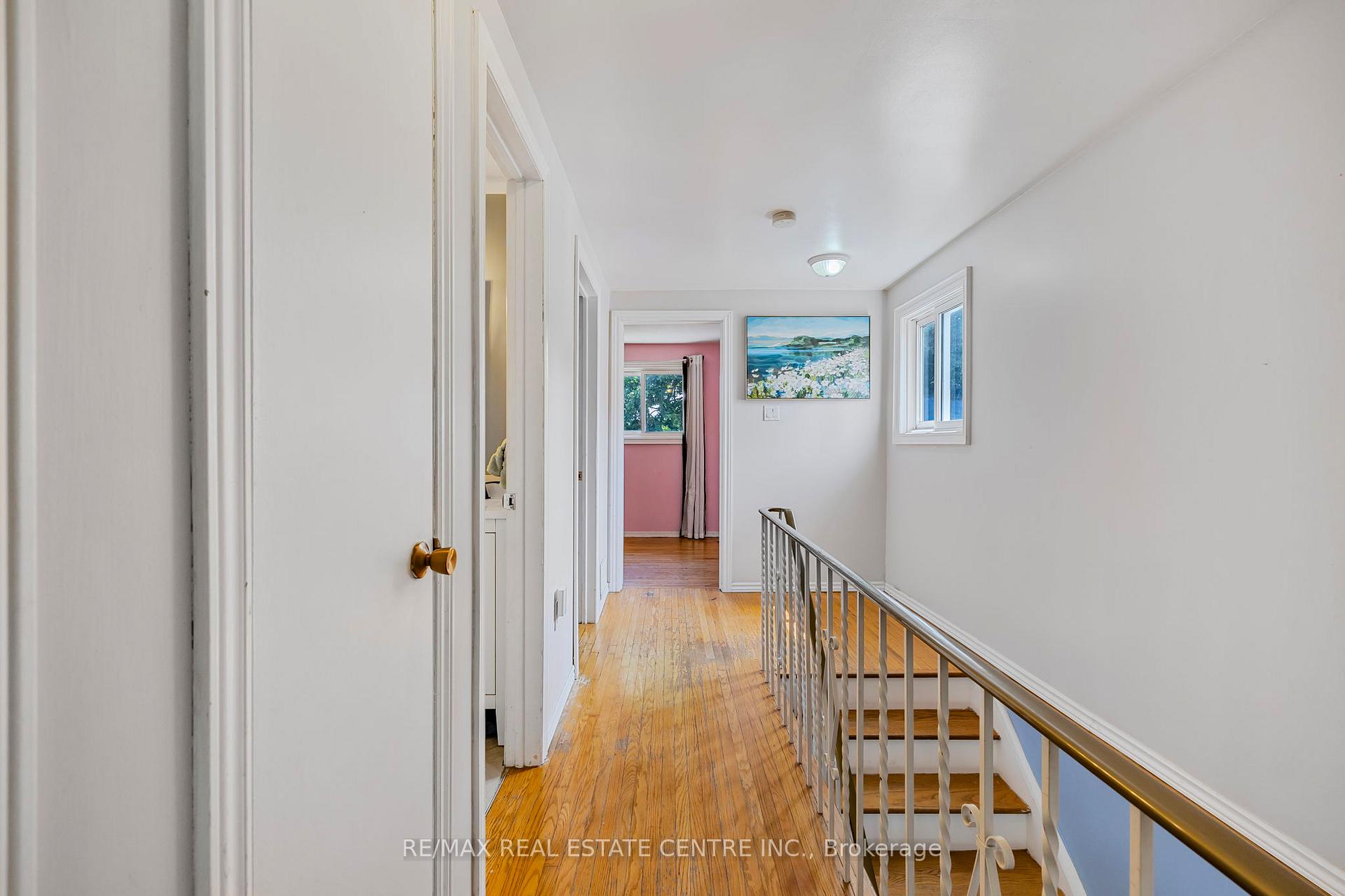 Photo 18 of 24 Carlton Drive, Orangeville — HOMEH