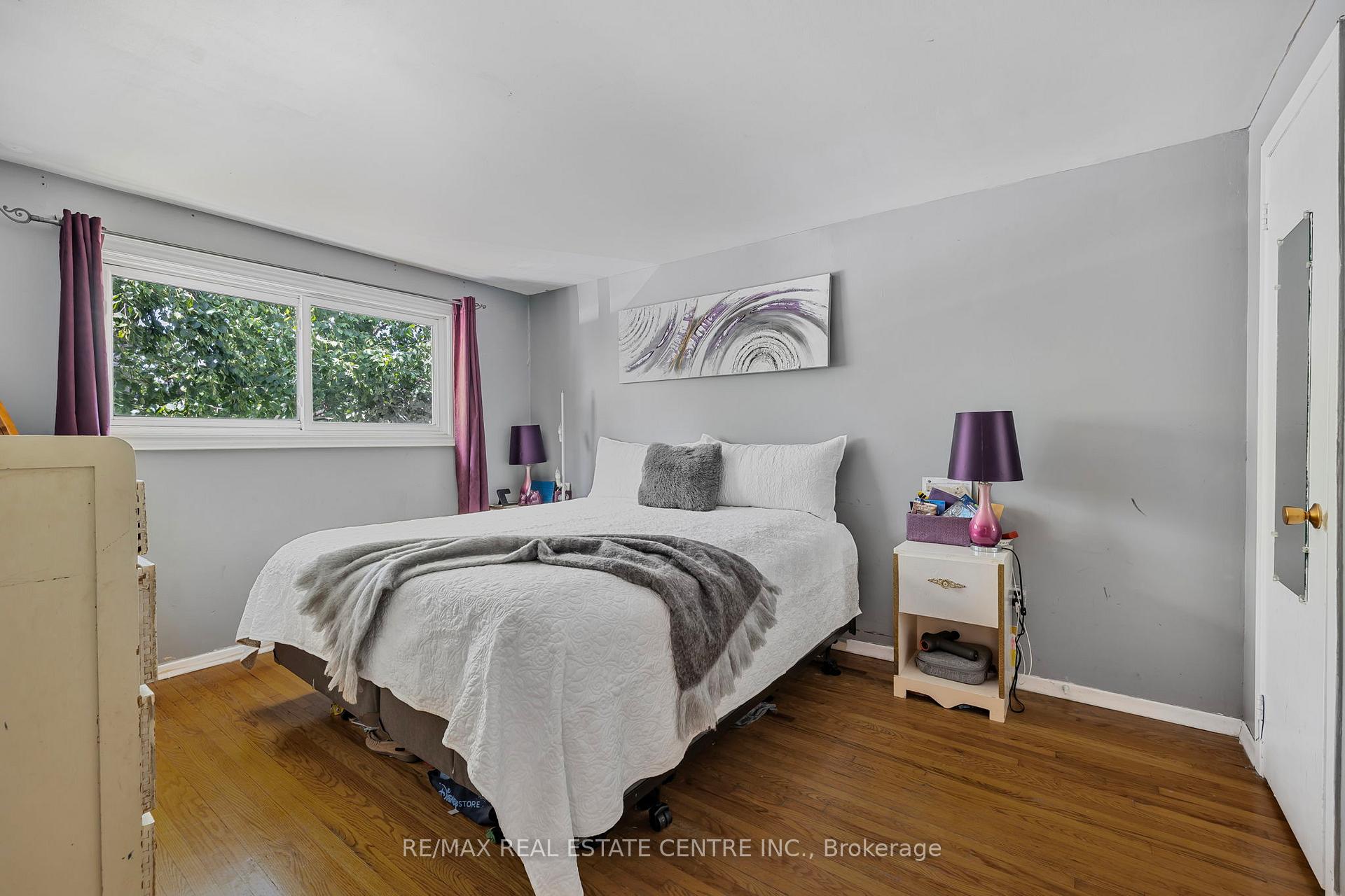 Photo 16 of 24 Carlton Drive, Orangeville — HOMEH
