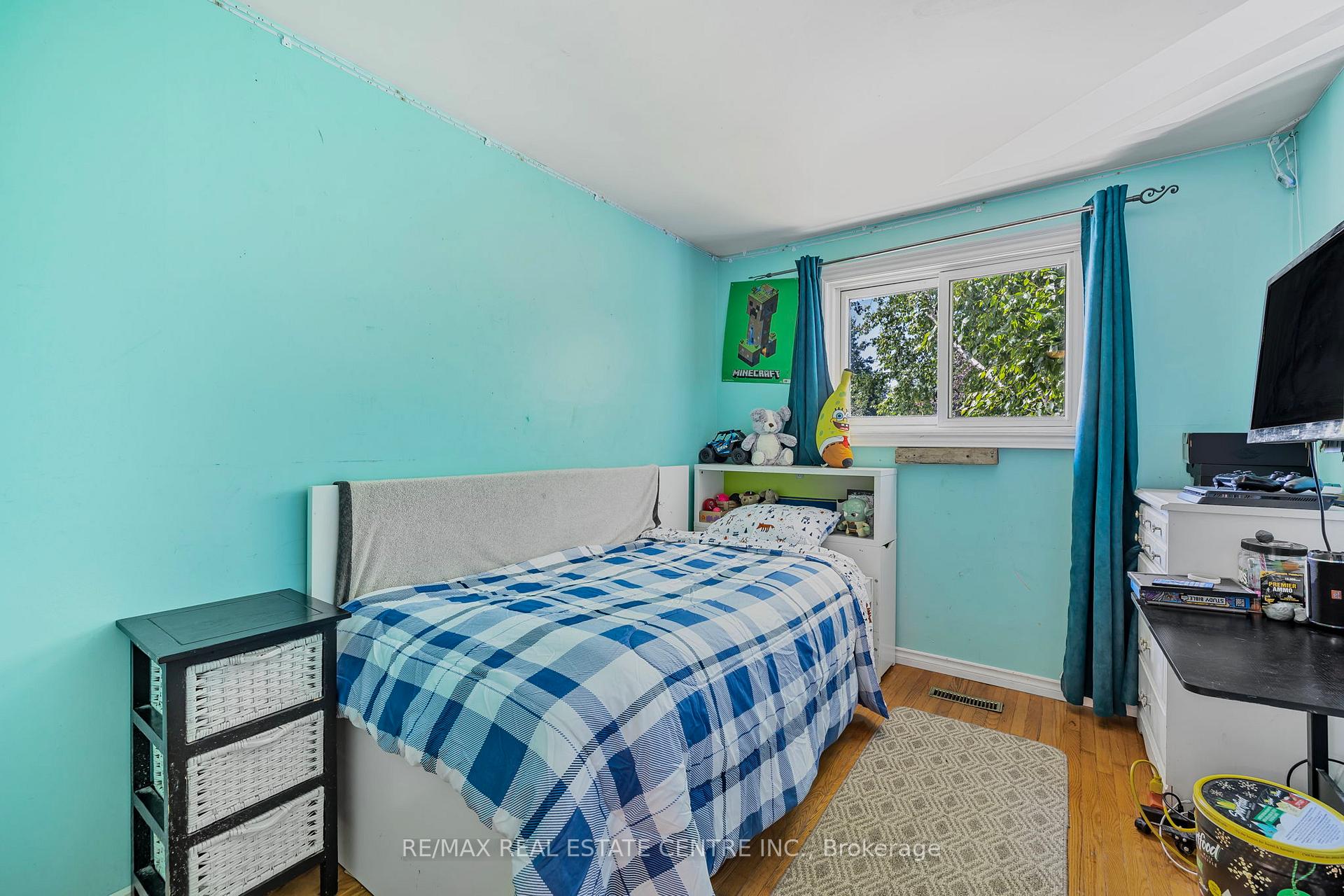 Photo 15 of 24 Carlton Drive, Orangeville — HOMEH