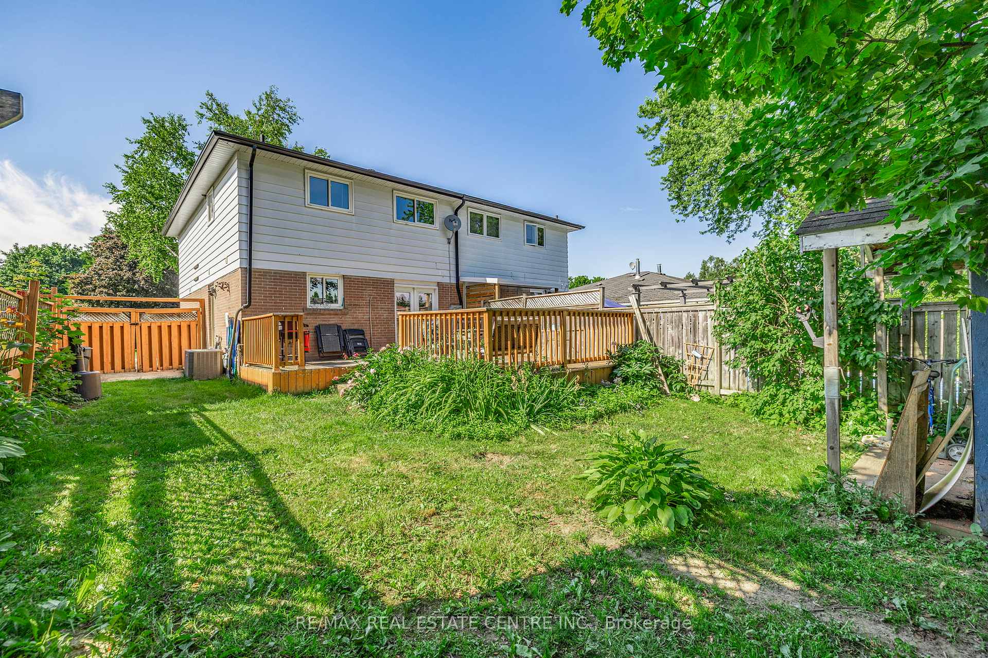 Photo 40 of 24 Carlton Drive, Orangeville — HOMEH