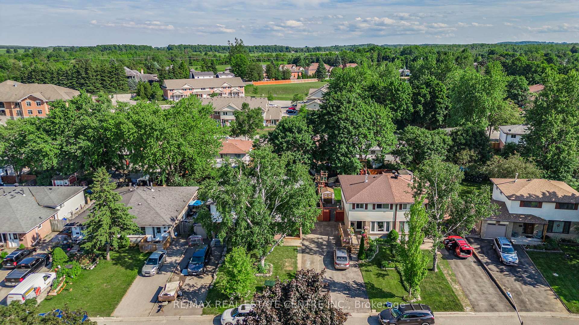 Photo 43 of 24 Carlton Drive, Orangeville — HOMEH