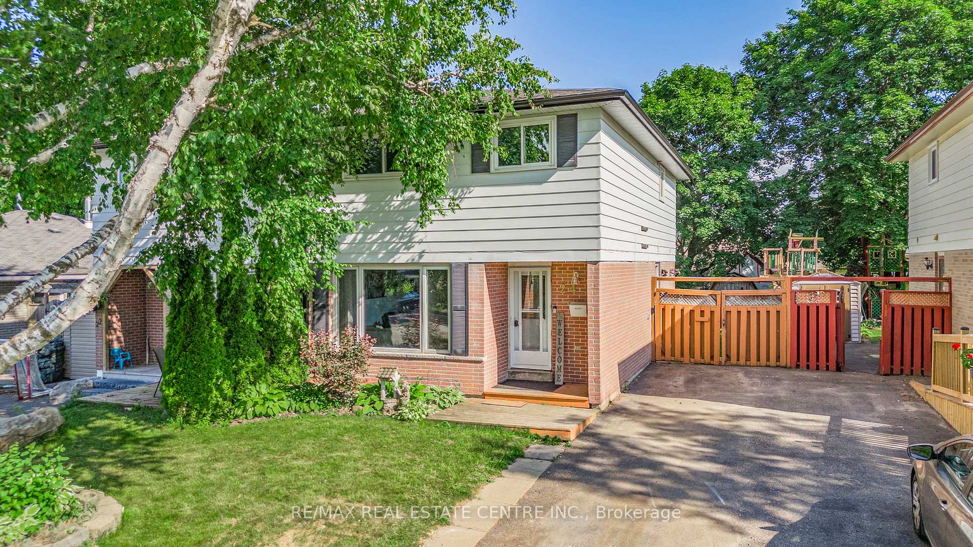 Photo 29 of 24 Carlton Drive, Orangeville — HOMEH