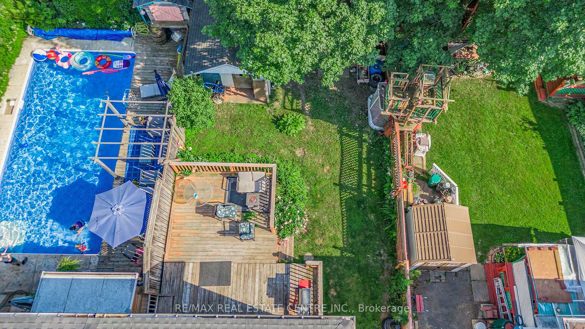 Photo 35 of 24 Carlton Drive, Orangeville — HOMEH