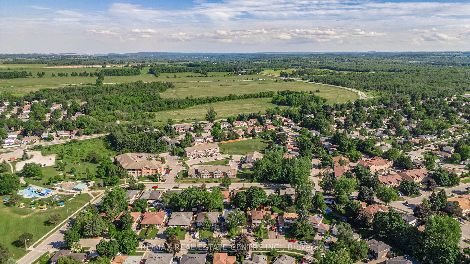 Photo 34 of 24 Carlton Drive, Orangeville — HOMEH
