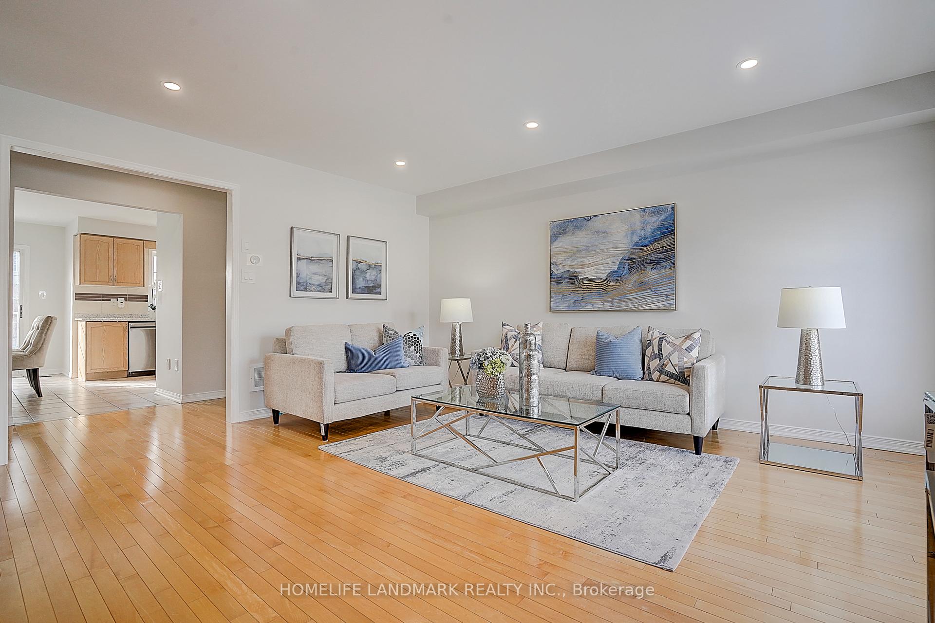 Photo 8 of 42 Thoroughbred Way, Markham, Berczy — HOMEH