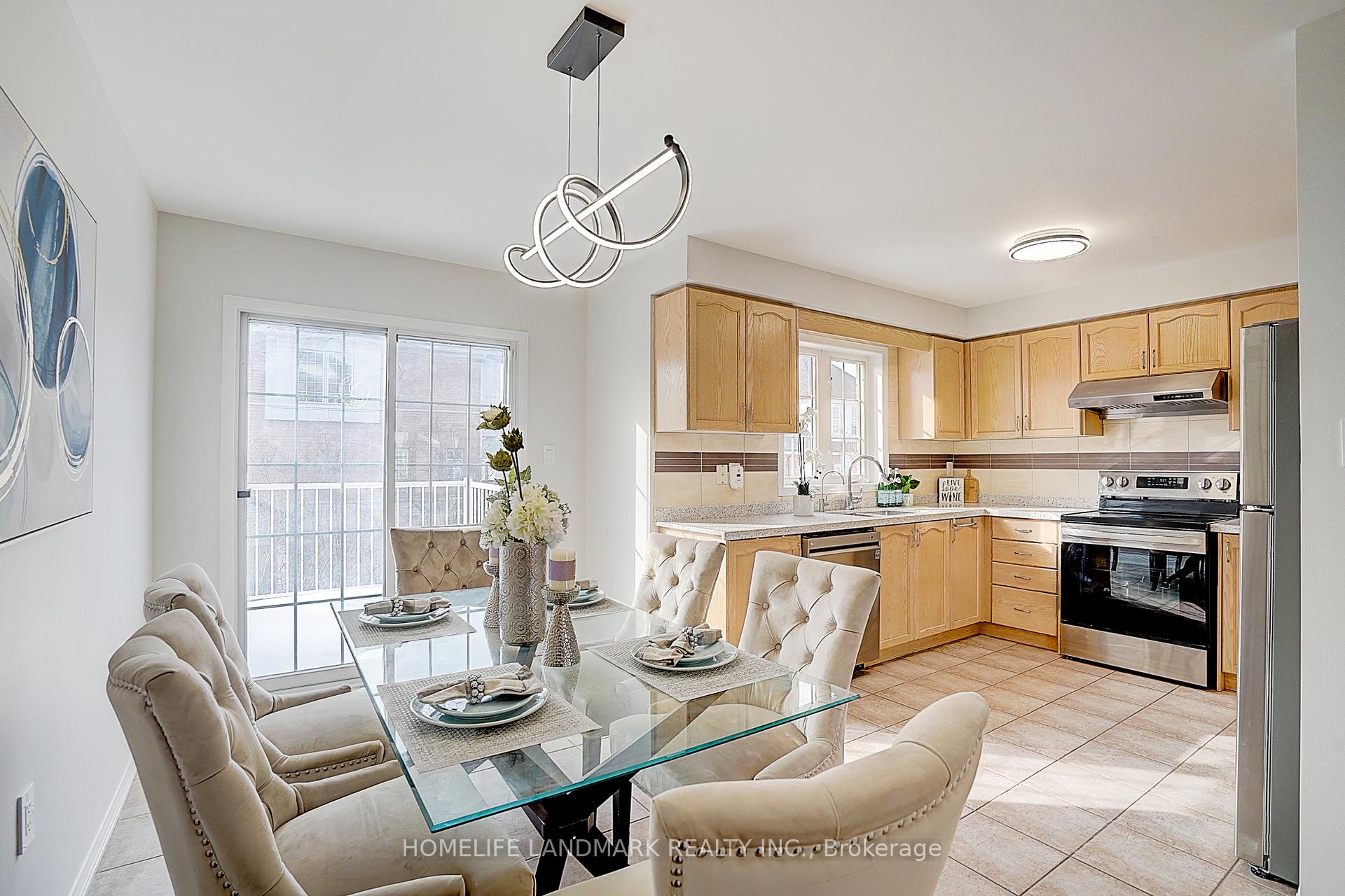 Photo 13 of 42 Thoroughbred Way, Markham, Berczy — HOMEH