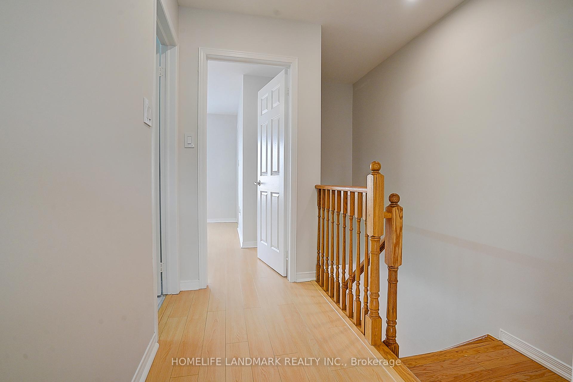 Photo 17 of 42 Thoroughbred Way, Markham, Berczy — HOMEH