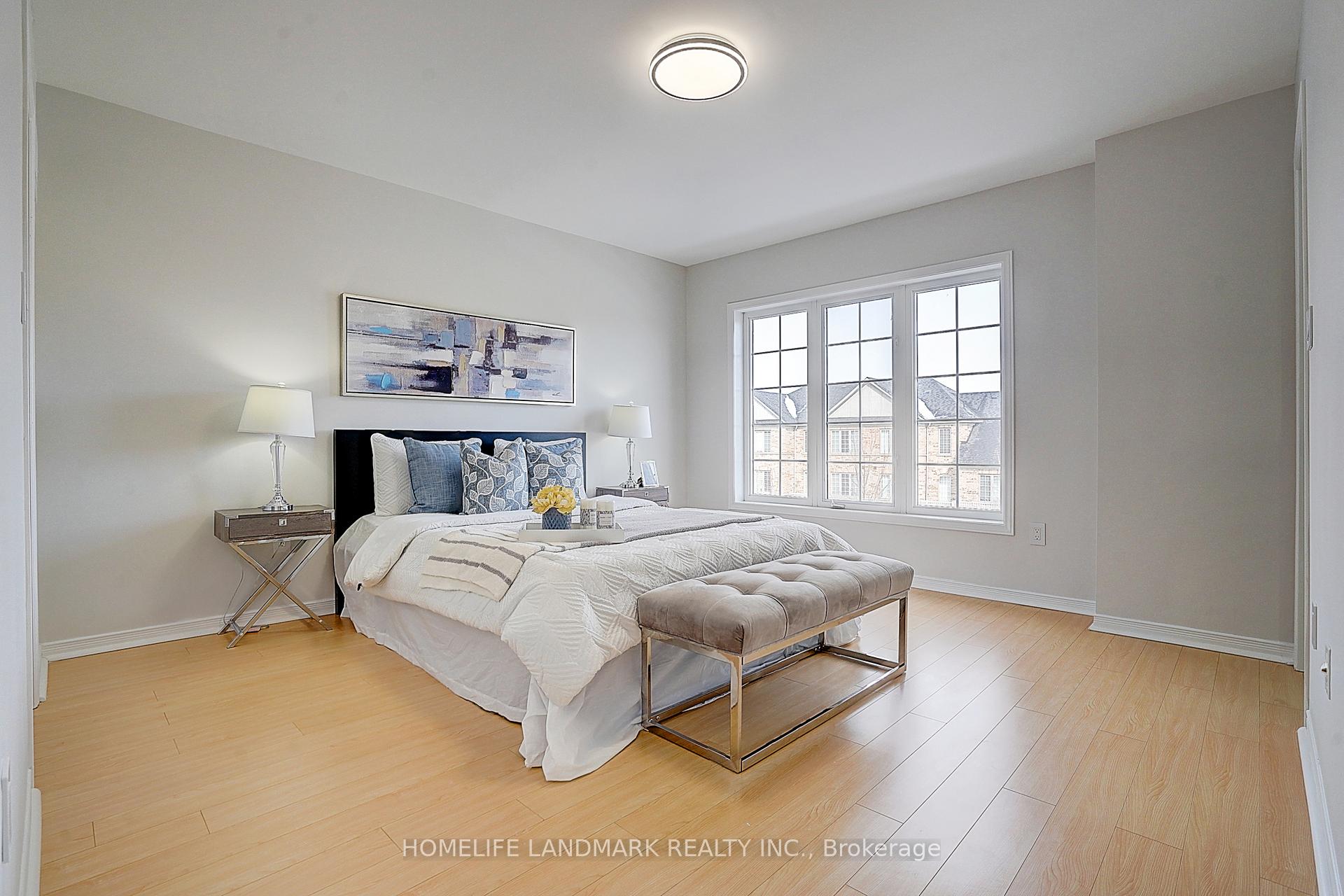 Photo 19 of 42 Thoroughbred Way, Markham, Berczy — HOMEH
