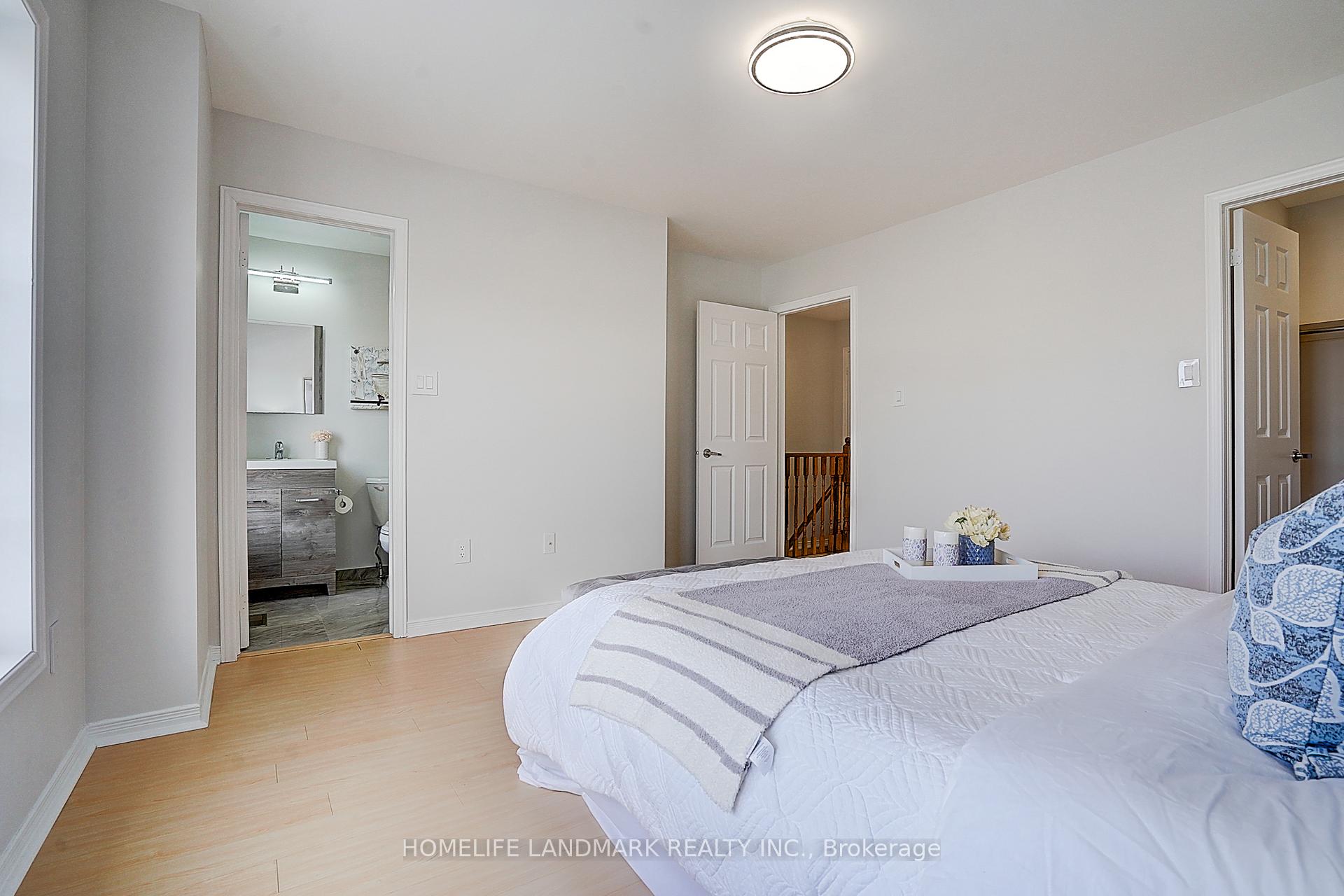 Photo 21 of 42 Thoroughbred Way, Markham, Berczy — HOMEH