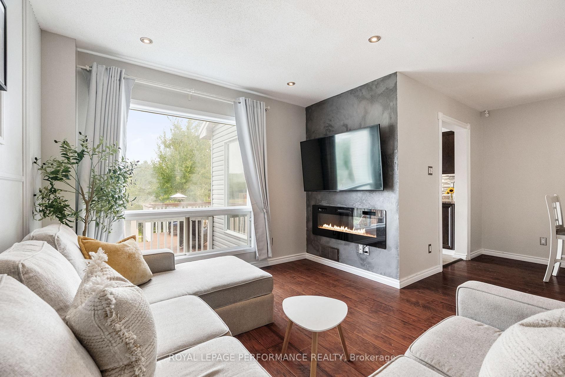 Photo 5 of 1631 Greywood Drive, Ottawa, Chateauneuf — HOMEH