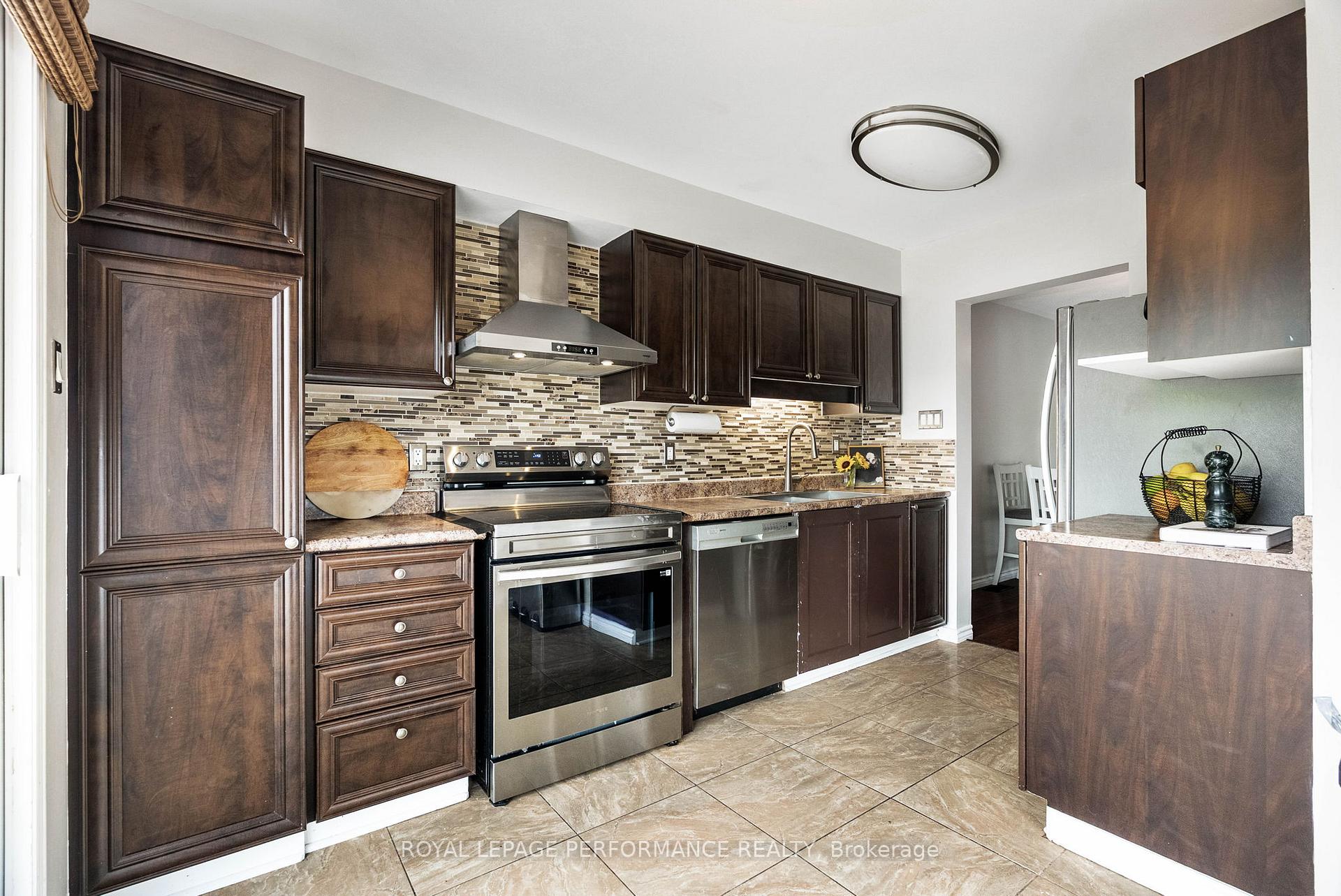Photo 13 of 1631 Greywood Drive, Ottawa, Chateauneuf — HOMEH