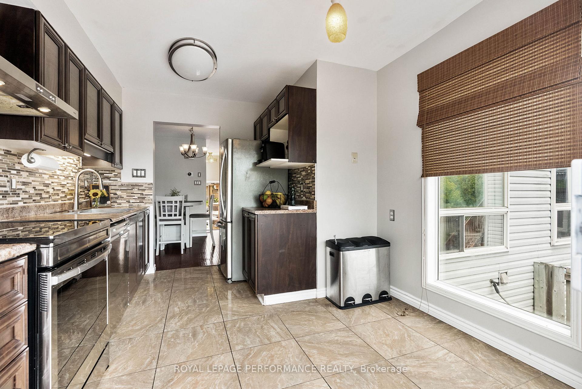 Photo 15 of 1631 Greywood Drive, Ottawa, Chateauneuf — HOMEH