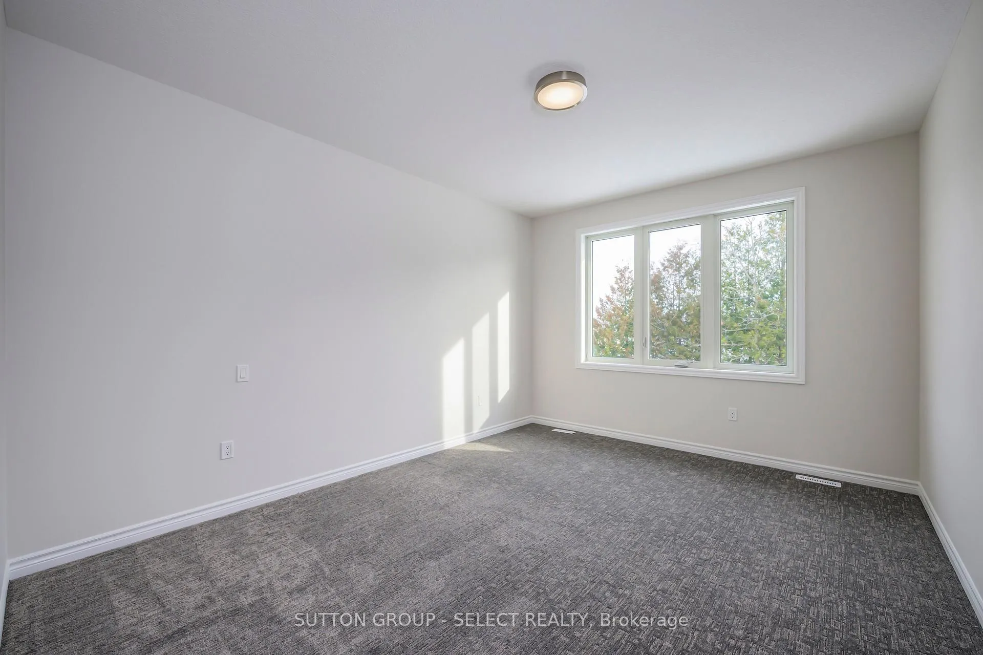 Photo 15 of 7 Spruce Crescent, North Middlesex, Parkhill — HOMEH
