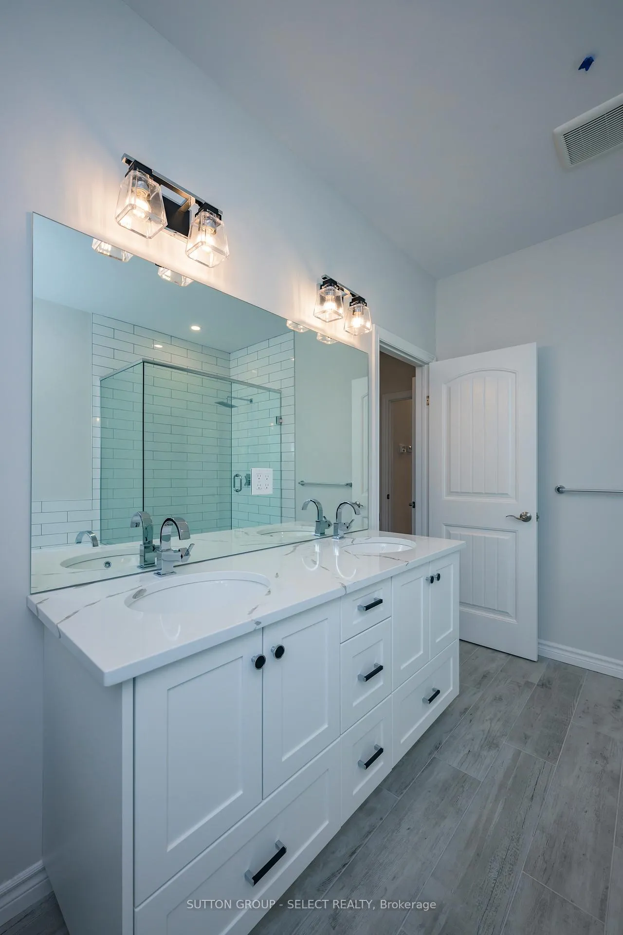 Photo 20 of 7 Spruce Crescent, North Middlesex, Parkhill — HOMEH