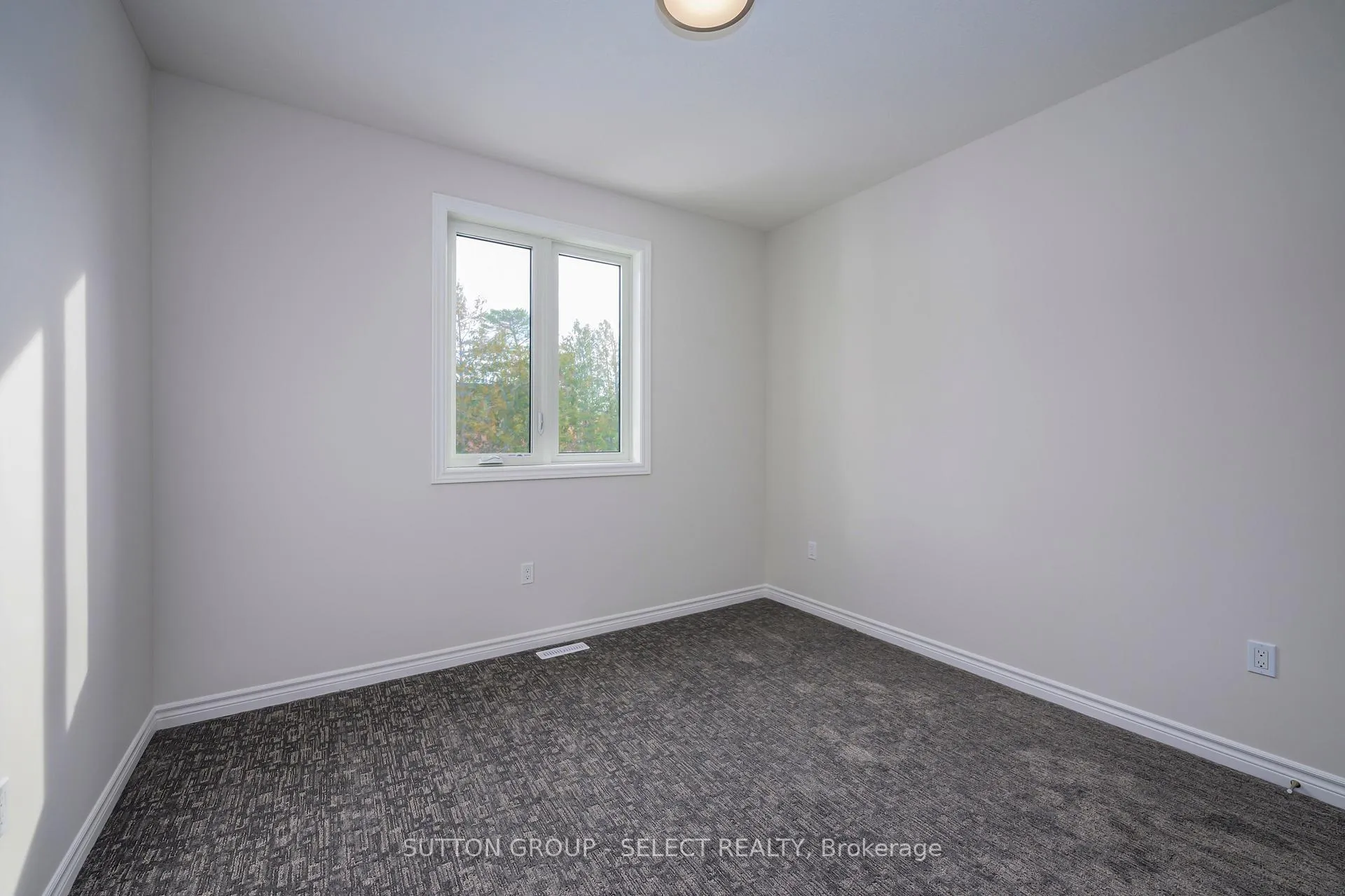 Photo 23 of 7 Spruce Crescent, North Middlesex, Parkhill — HOMEH
