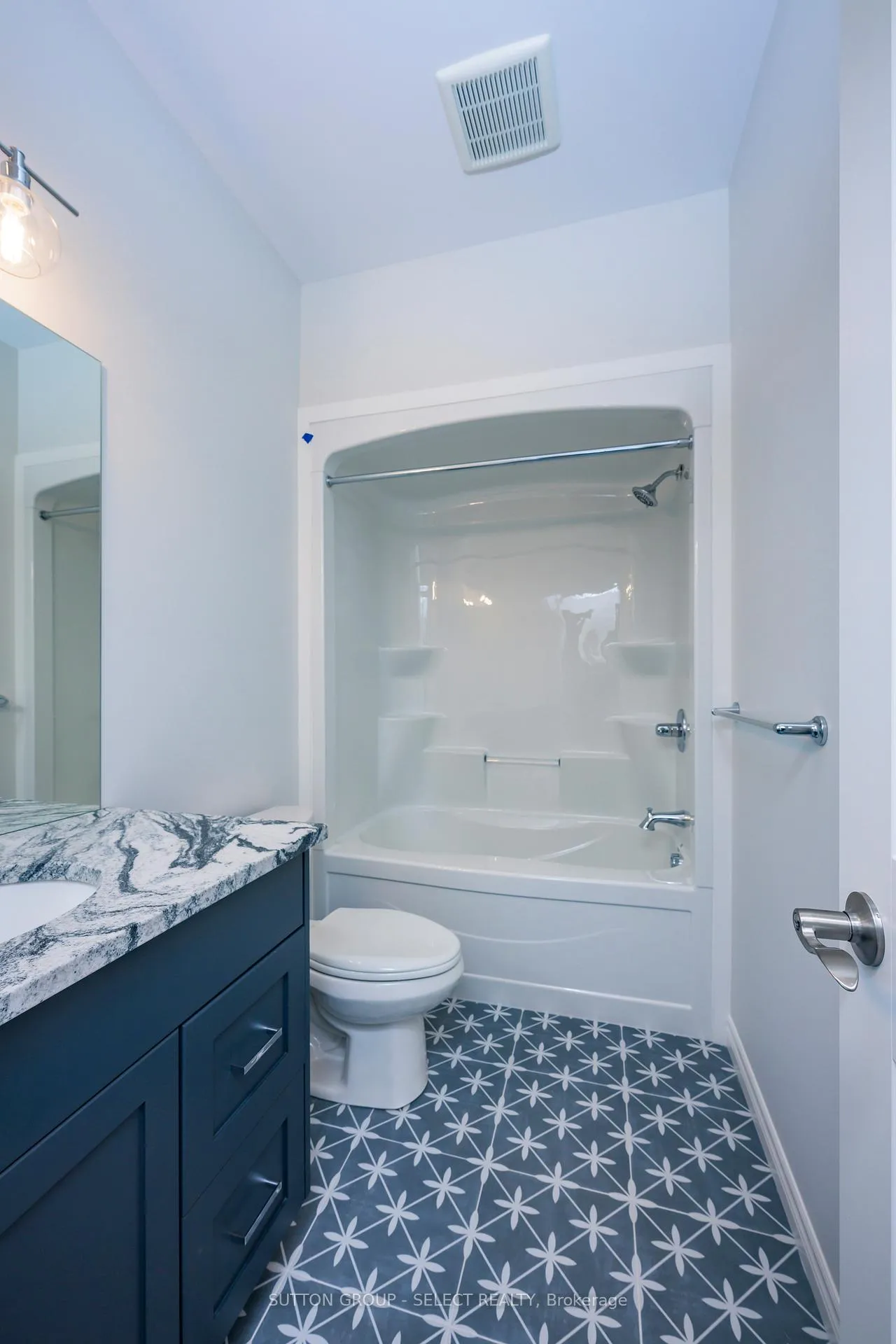 Photo 25 of 7 Spruce Crescent, North Middlesex, Parkhill — HOMEH