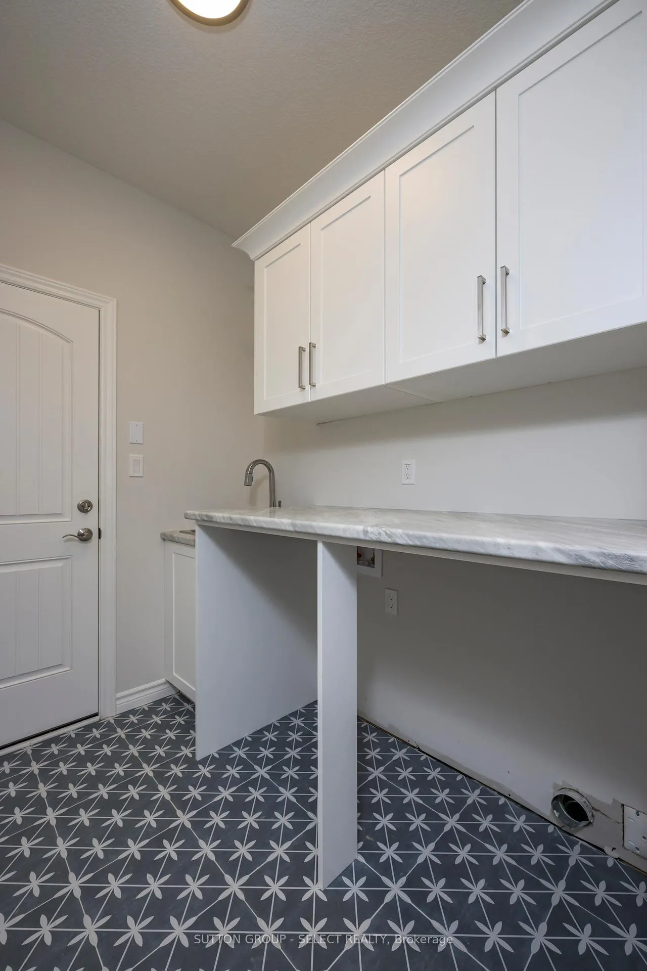 Photo 27 of 7 Spruce Crescent, North Middlesex, Parkhill — HOMEH