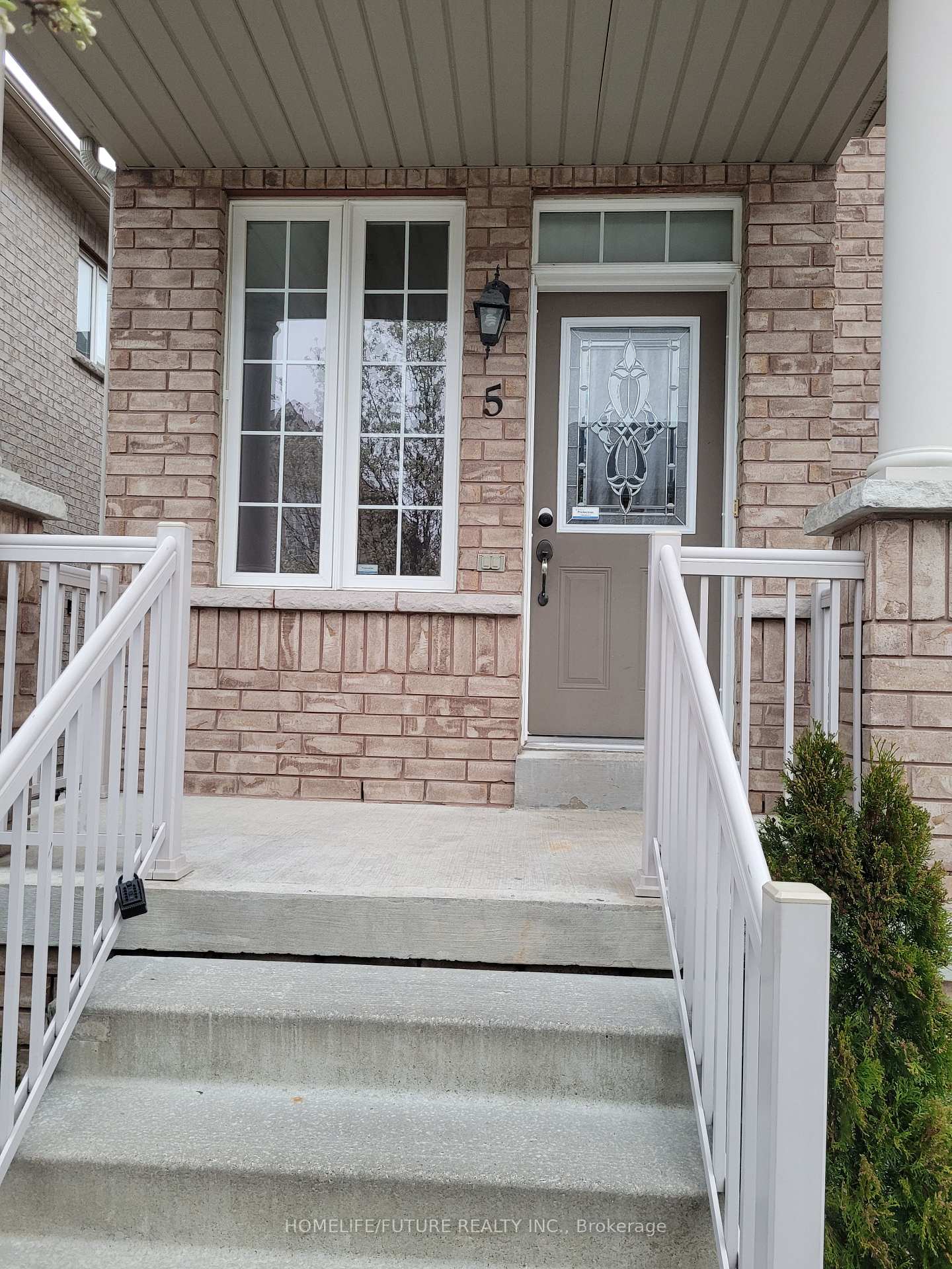 Photo 2 of 5 Wahba Way, Markham, Middlefield — HOMEH