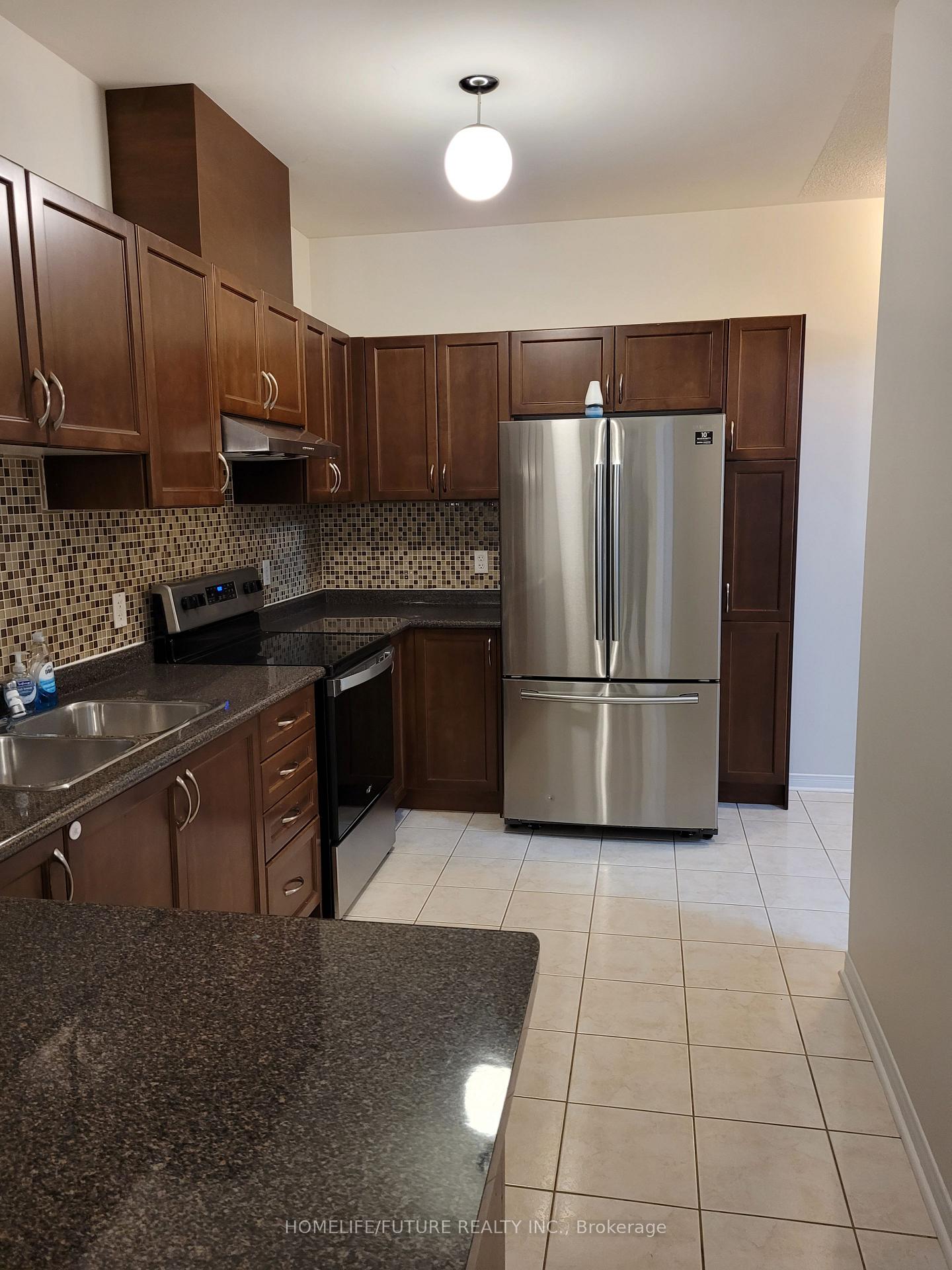 Photo 3 of 5 Wahba Way, Markham, Middlefield — HOMEH
