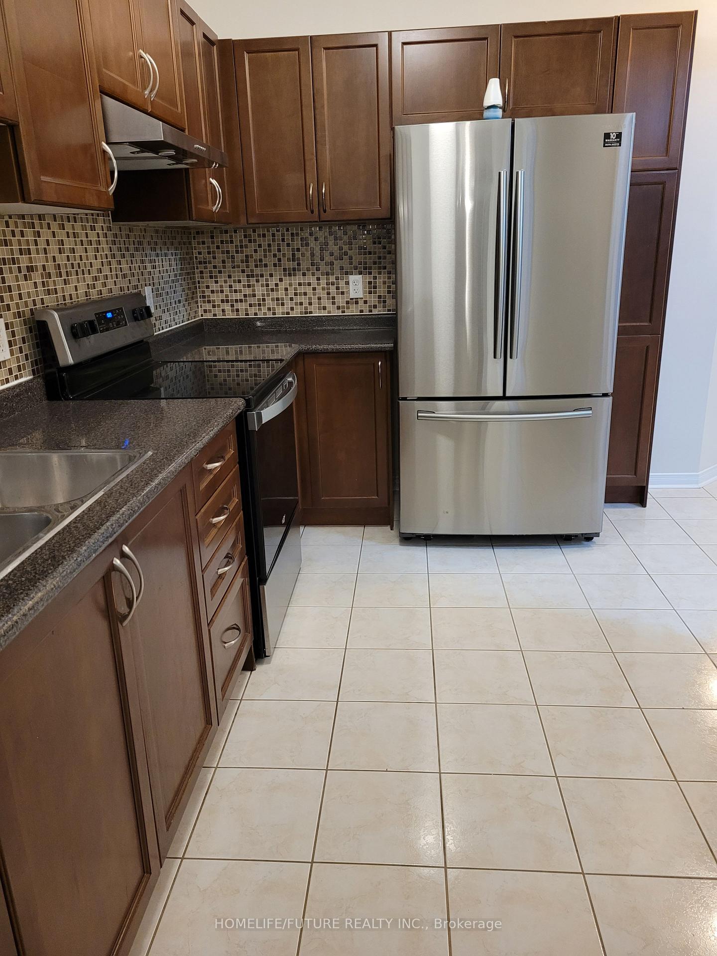 Photo 4 of 5 Wahba Way, Markham, Middlefield — HOMEH