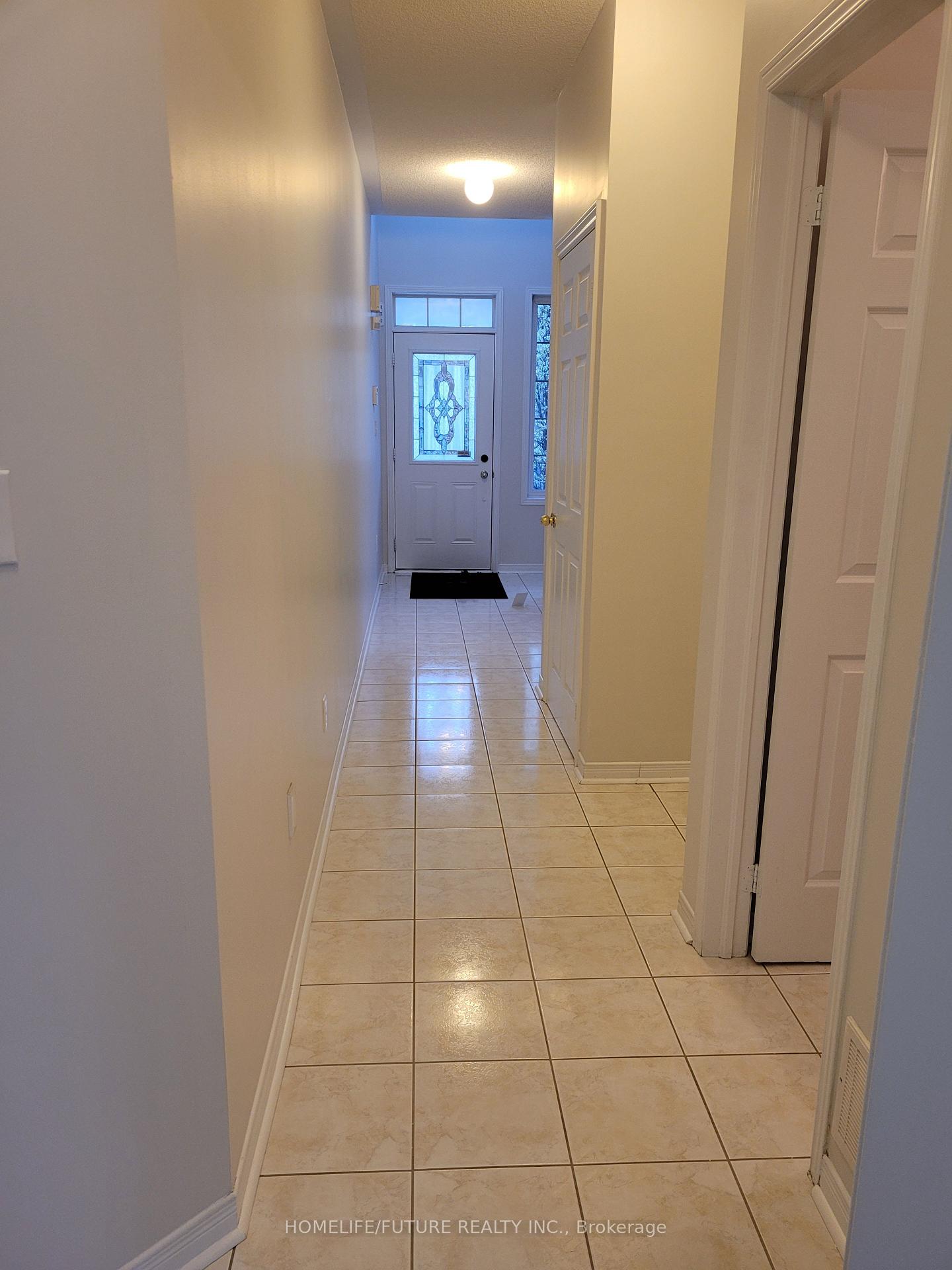 Photo 6 of 5 Wahba Way, Markham, Middlefield — HOMEH