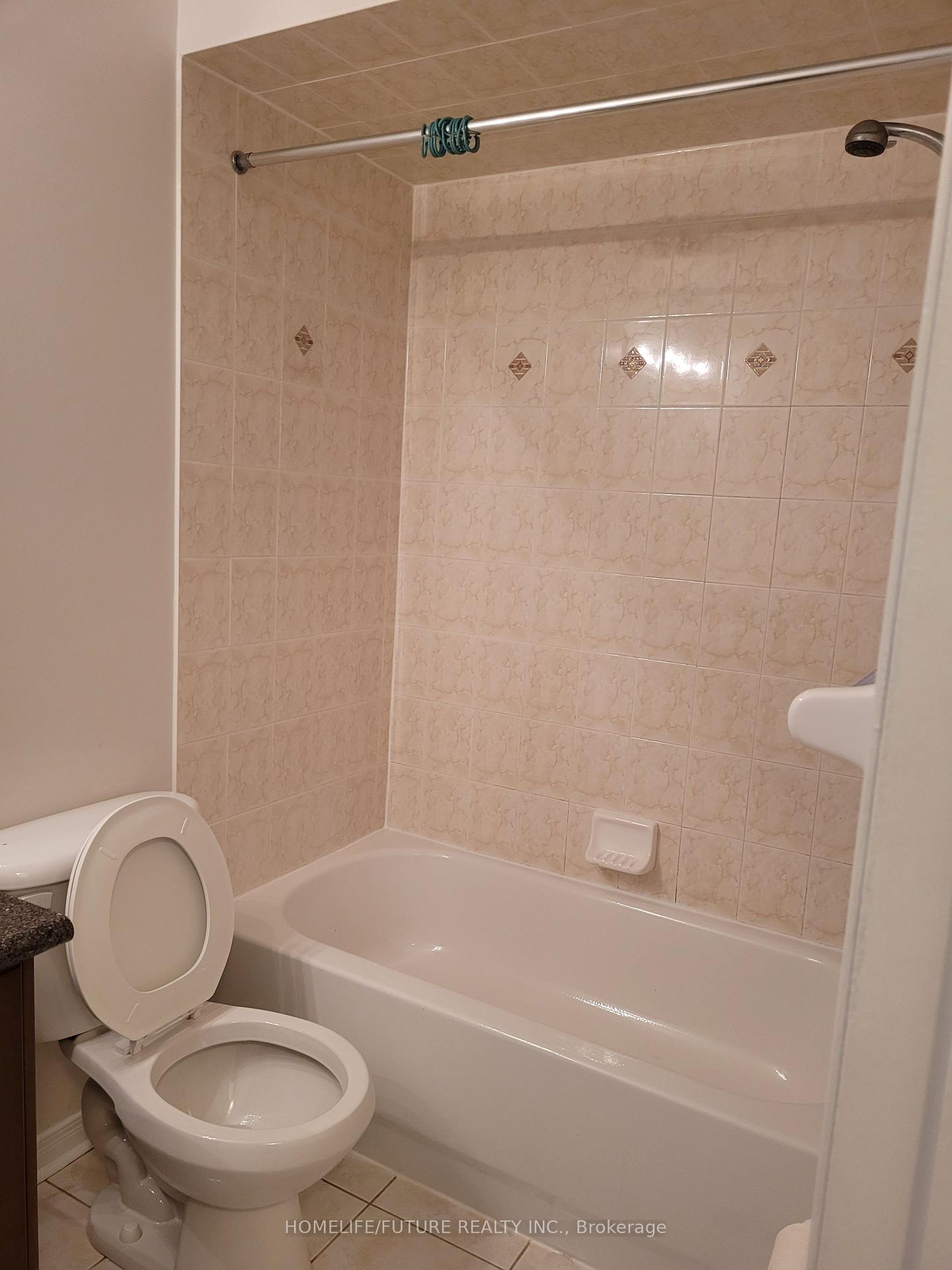 Photo 9 of 5 Wahba Way, Markham, Middlefield — HOMEH