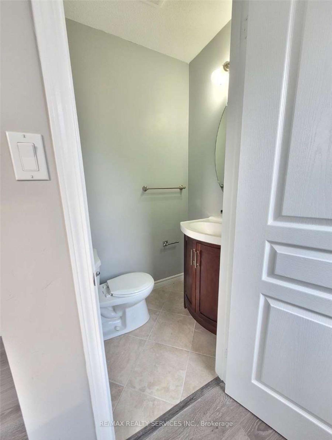 Photo 4 of Unit Upper, 47 Princess Street, Orangeville — HOMEH