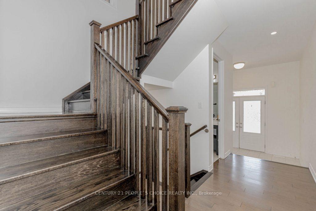 Photo 5 of 1221 Hazel Way, Milton, Cobban — HOMEH