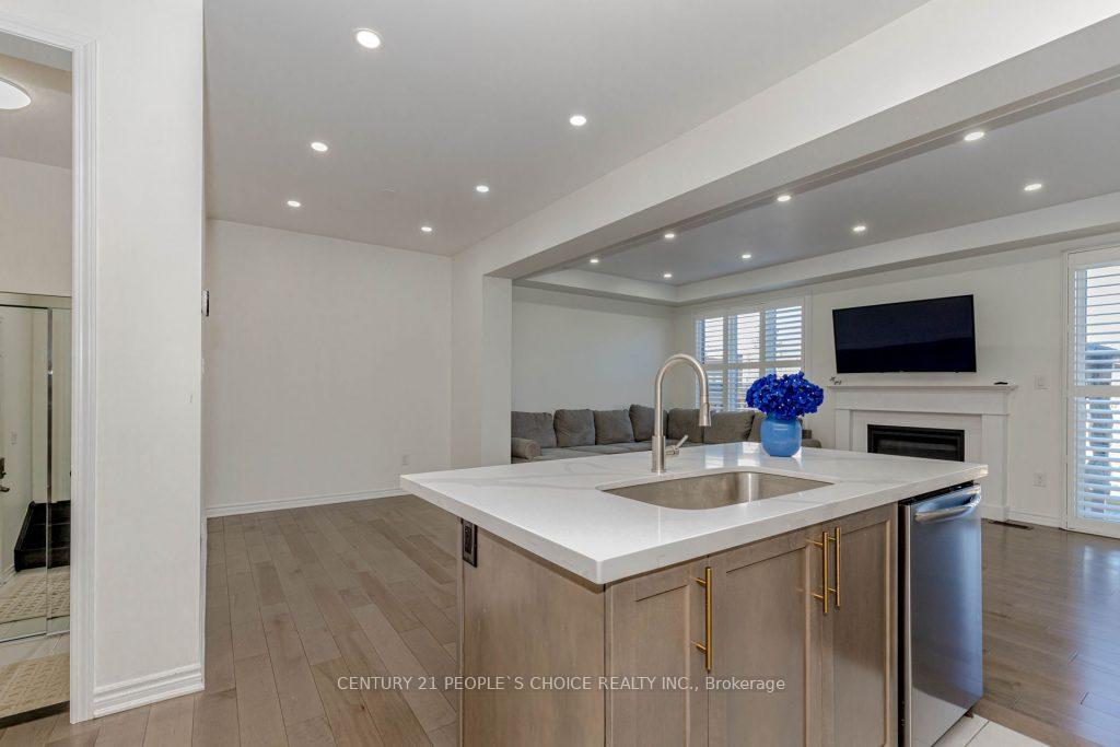 Photo 9 of 1221 Hazel Way, Milton, Cobban — HOMEH