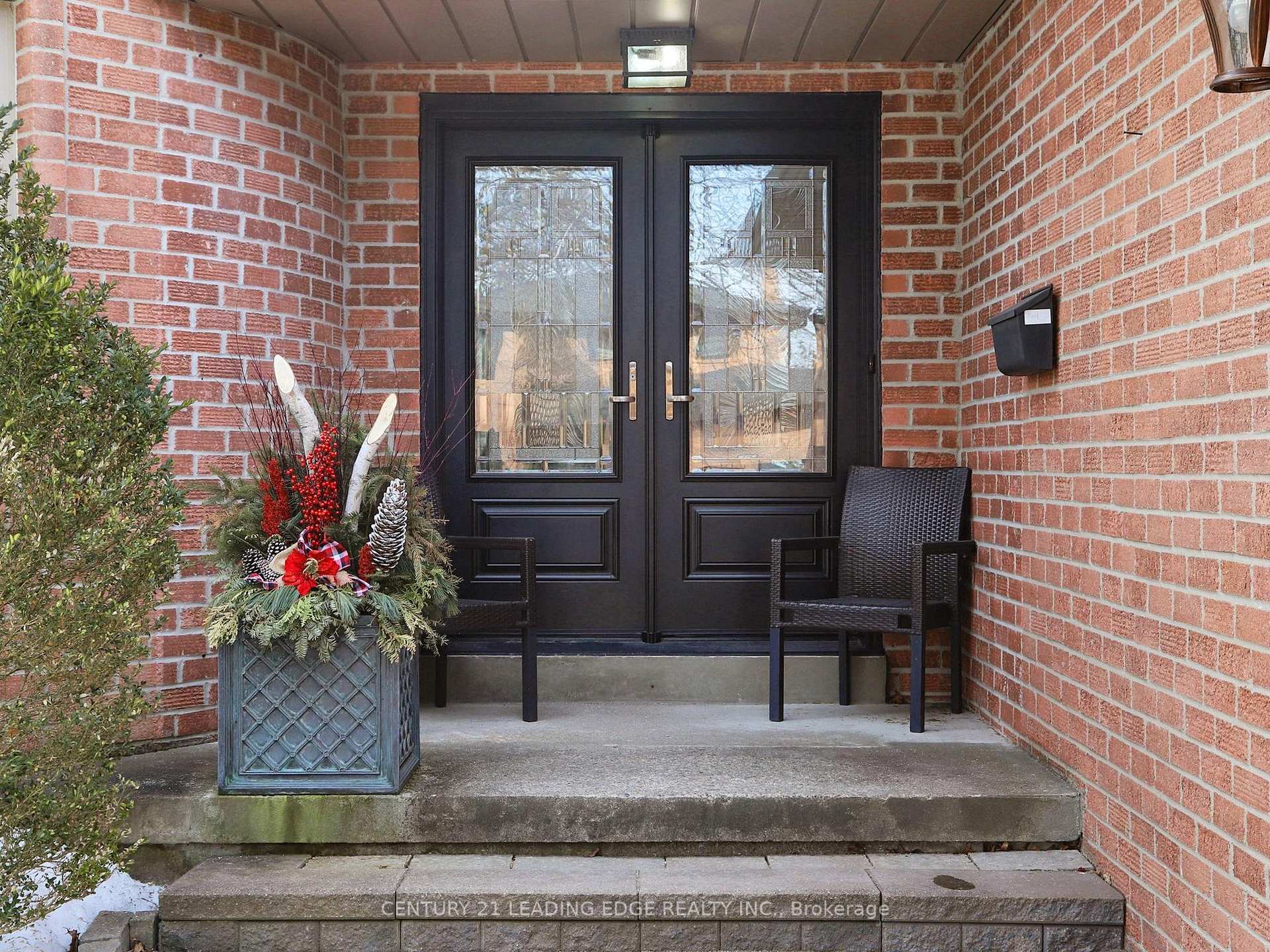 Photo 3 of 115 Tilman Circle, Markham, Markham Village — HOMEH