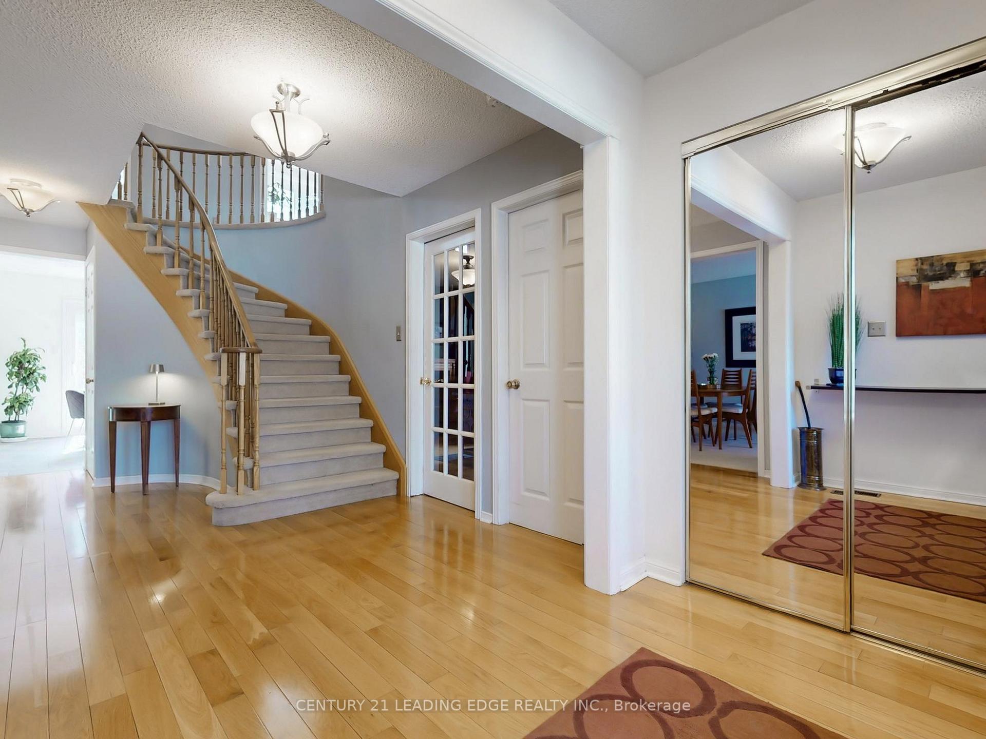 Photo 5 of 115 Tilman Circle, Markham, Markham Village — HOMEH