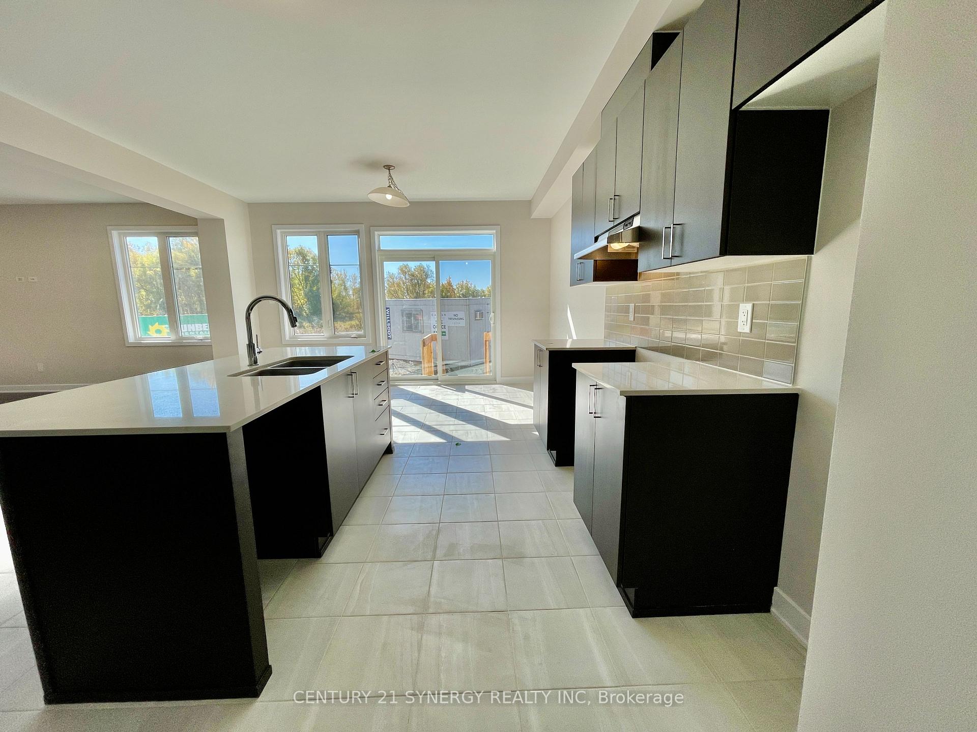 Photo 11 of 862 Henslows Circle, Ottawa, Avalon West — HOMEH
