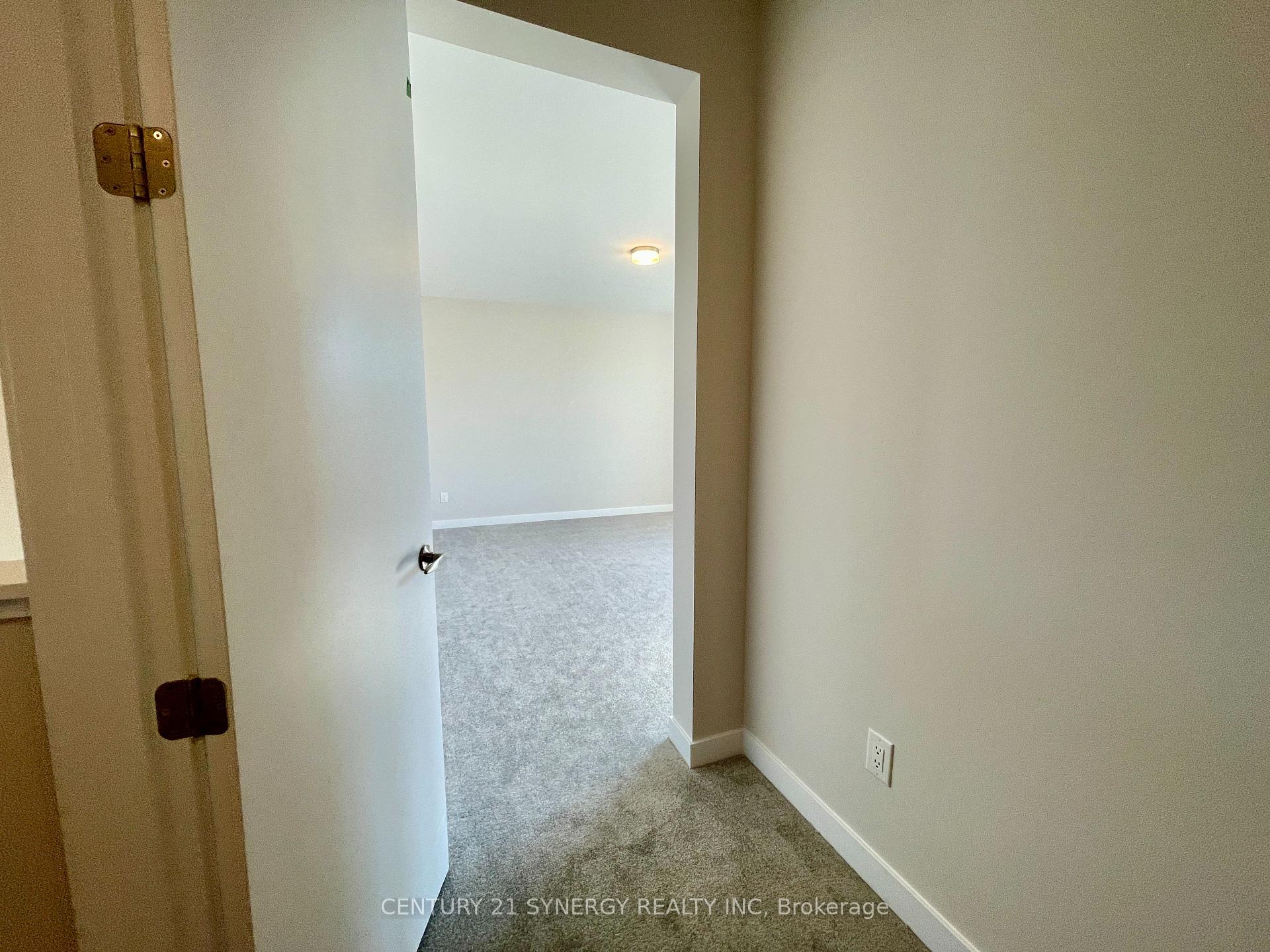 Photo 19 of 862 Henslows Circle, Ottawa, Avalon West — HOMEH