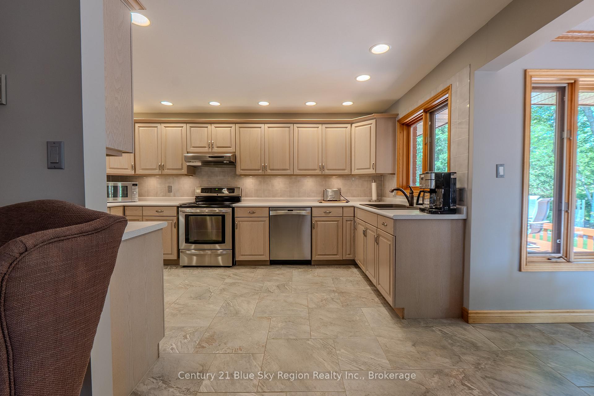 Photo 10 of 107 Nottingham Drive, North Bay, Airport — HOMEH