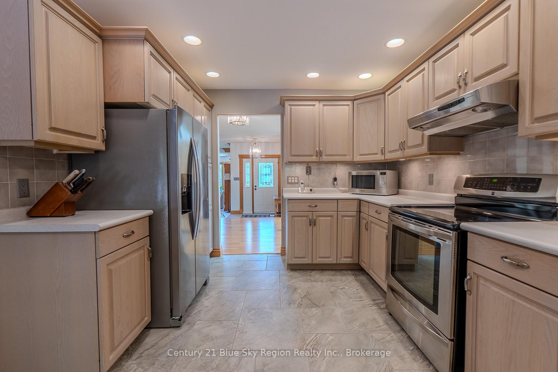Photo 12 of 107 Nottingham Drive, North Bay, Airport — HOMEH