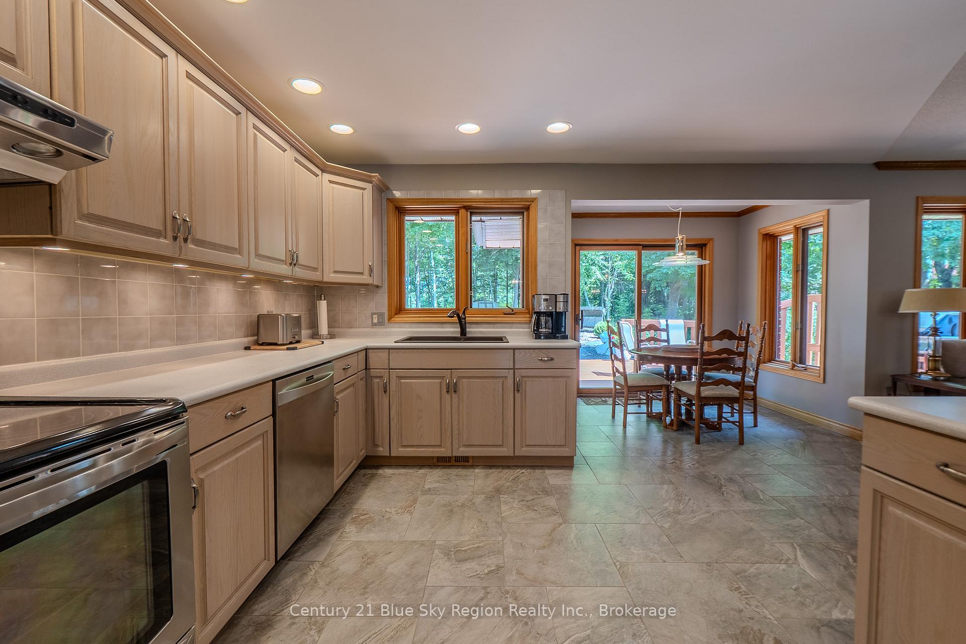 Photo 13 of 107 Nottingham Drive, North Bay, Airport — HOMEH