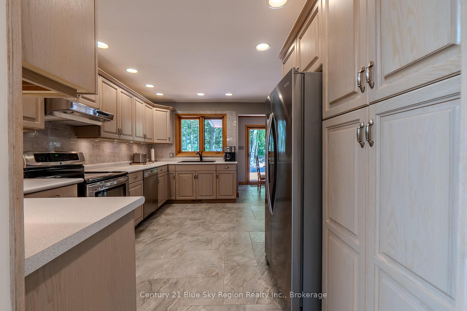 Photo 14 of 107 Nottingham Drive, North Bay, Airport — HOMEH