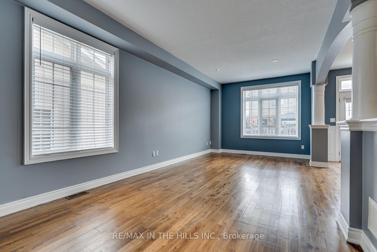 Photo 4 of 12 James Arnott Crescent, Orangeville — HOMEH