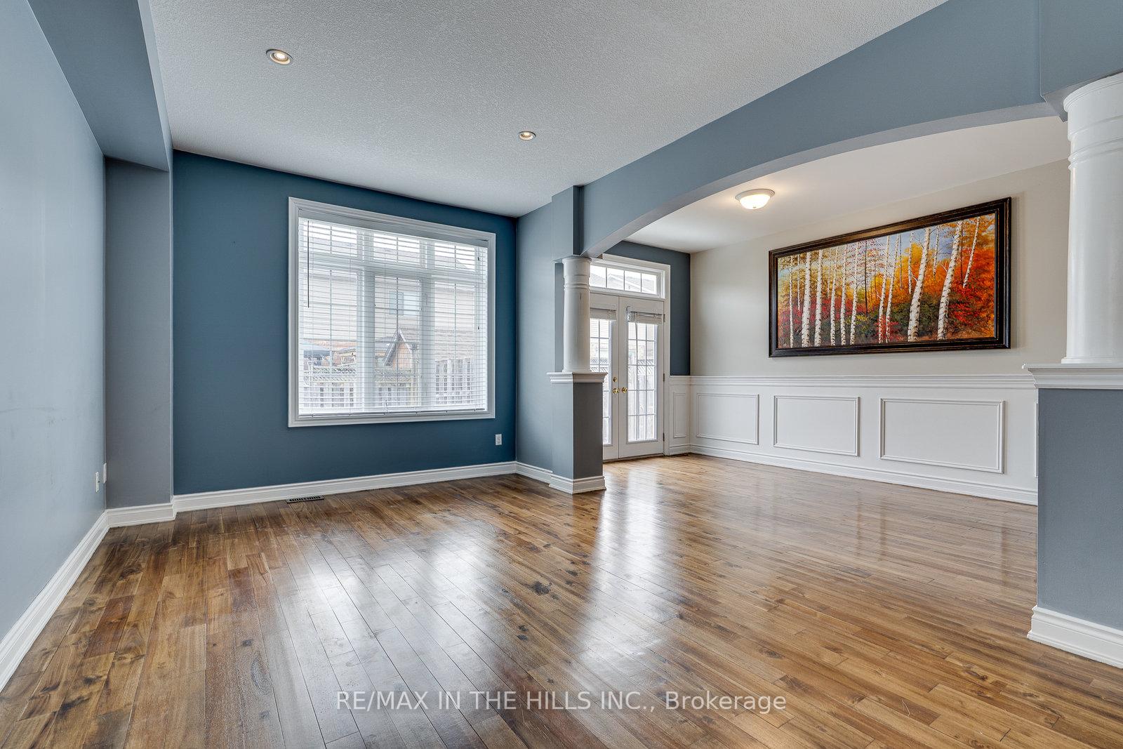 Photo 5 of 12 James Arnott Crescent, Orangeville — HOMEH