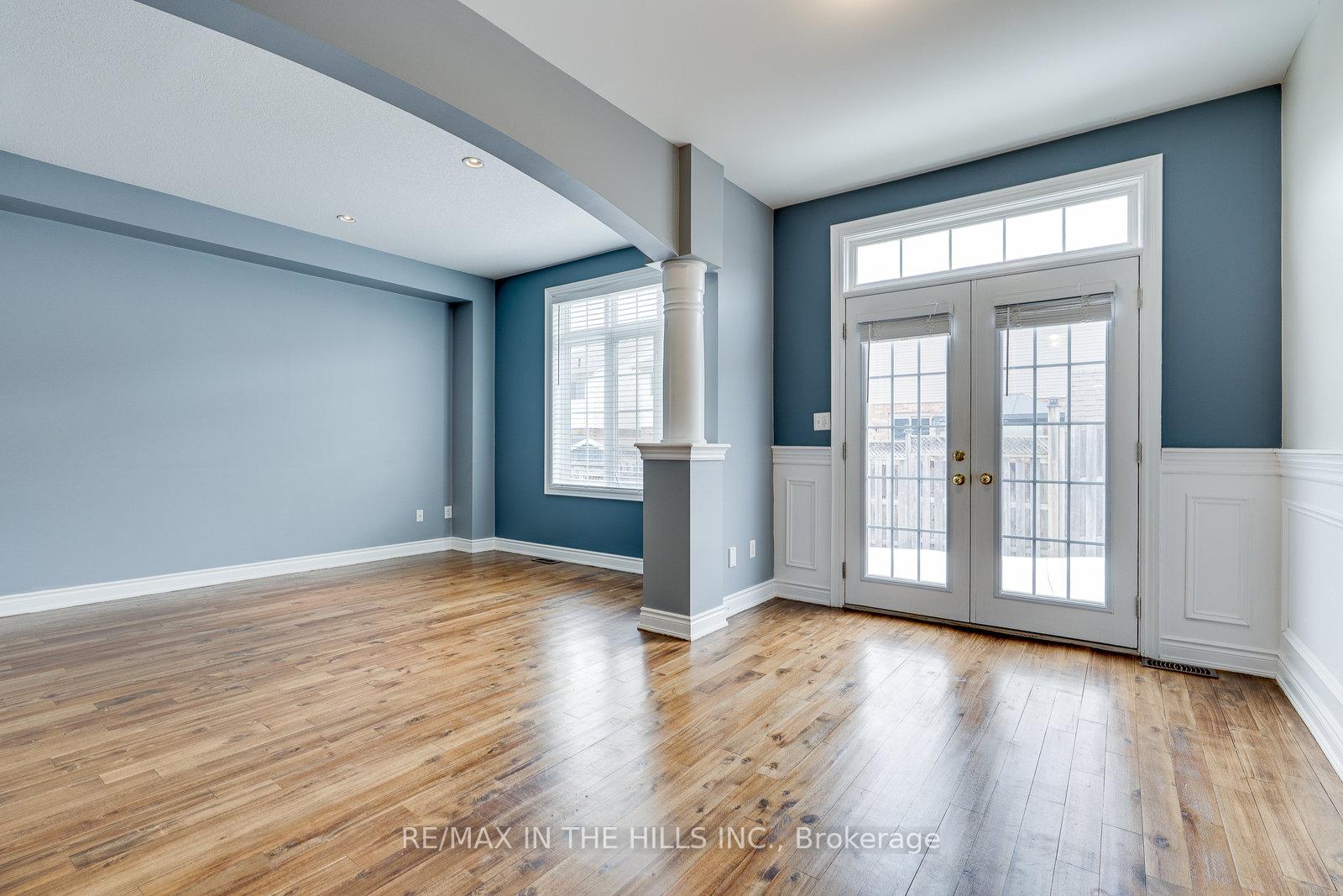 Photo 7 of 12 James Arnott Crescent, Orangeville — HOMEH