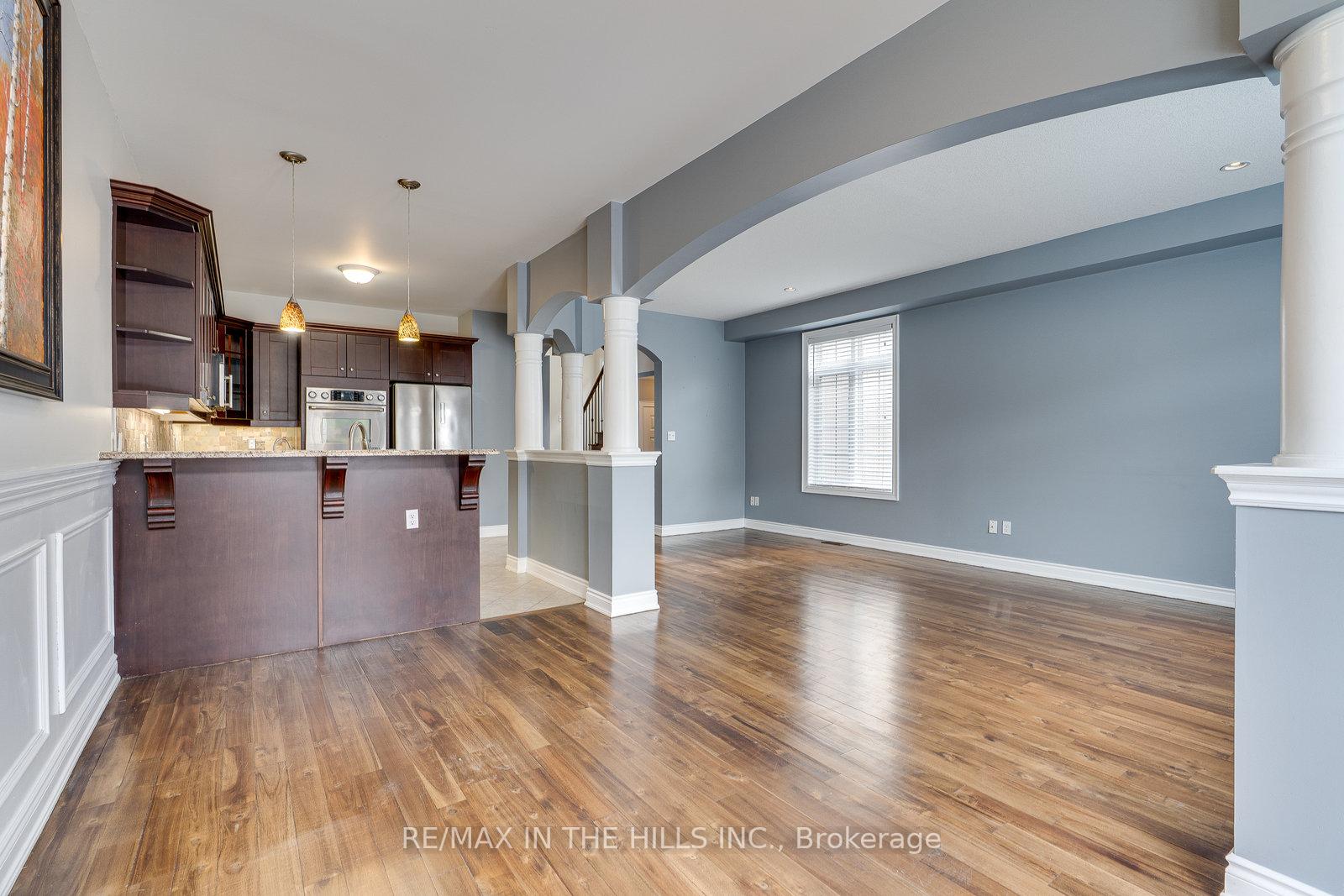 Photo 11 of 12 James Arnott Crescent, Orangeville — HOMEH