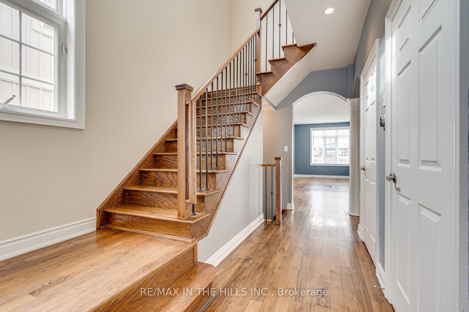 Photo 15 of 12 James Arnott Crescent, Orangeville — HOMEH