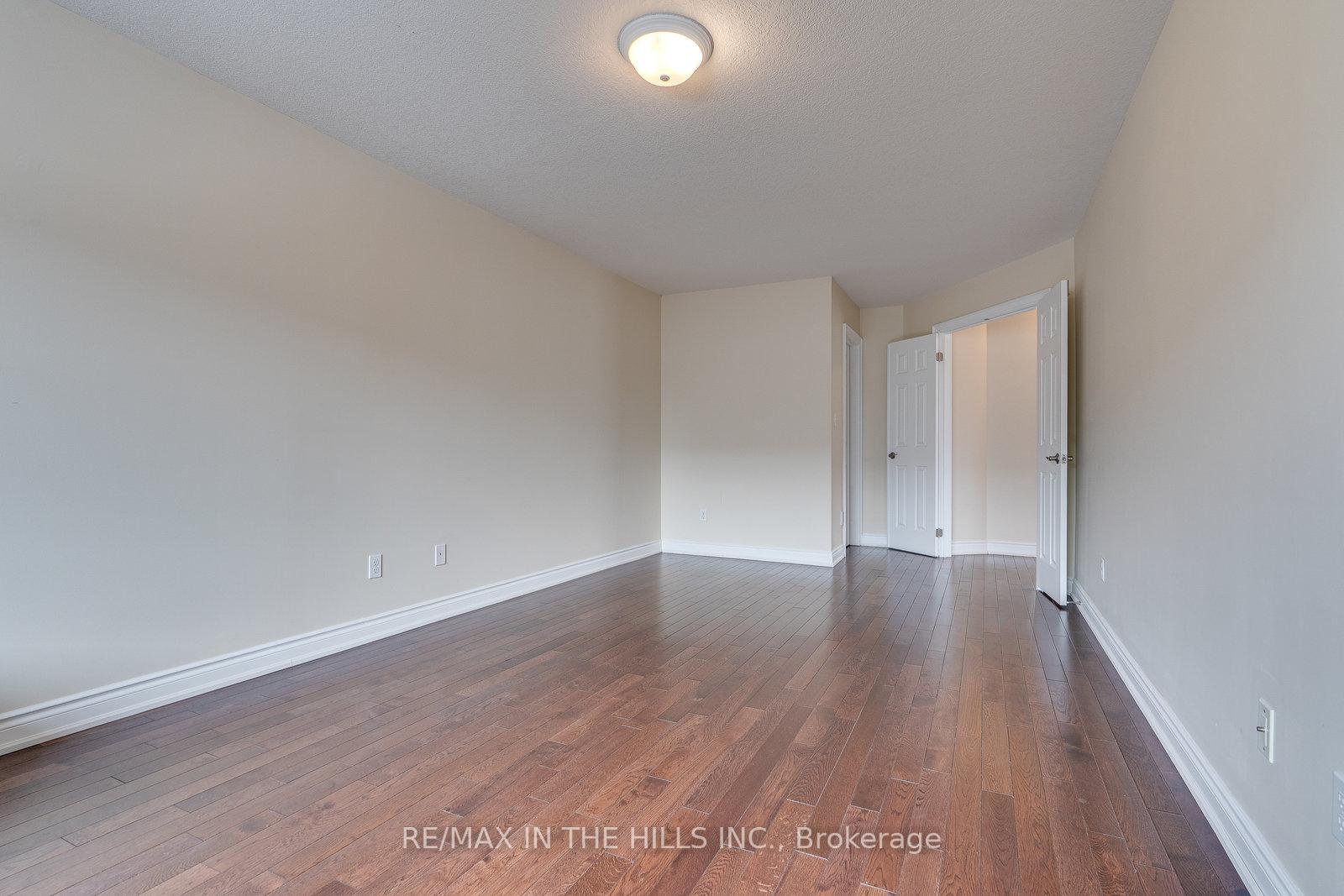 Photo 19 of 12 James Arnott Crescent, Orangeville — HOMEH