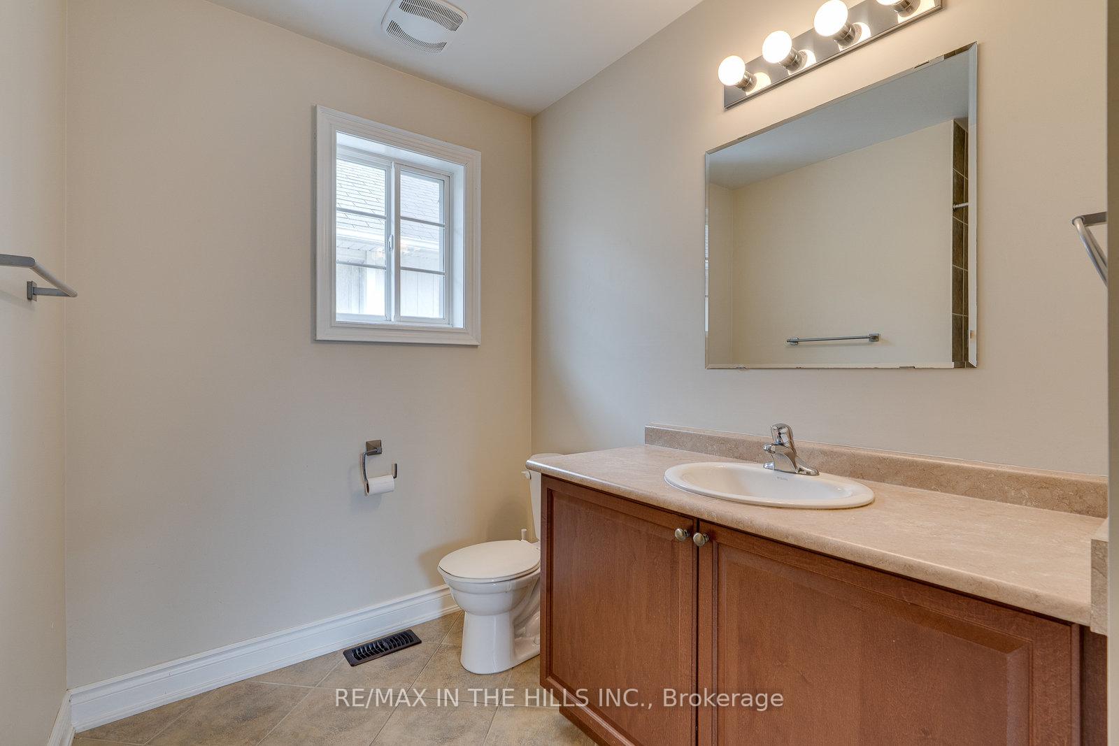 Photo 25 of 12 James Arnott Crescent, Orangeville — HOMEH