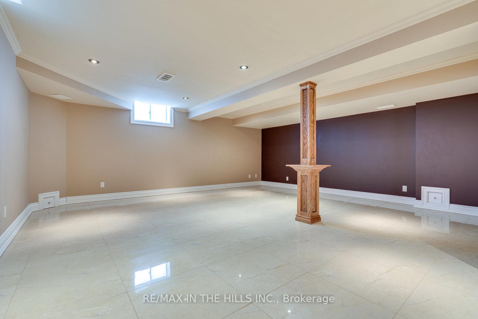Photo 26 of 12 James Arnott Crescent, Orangeville — HOMEH