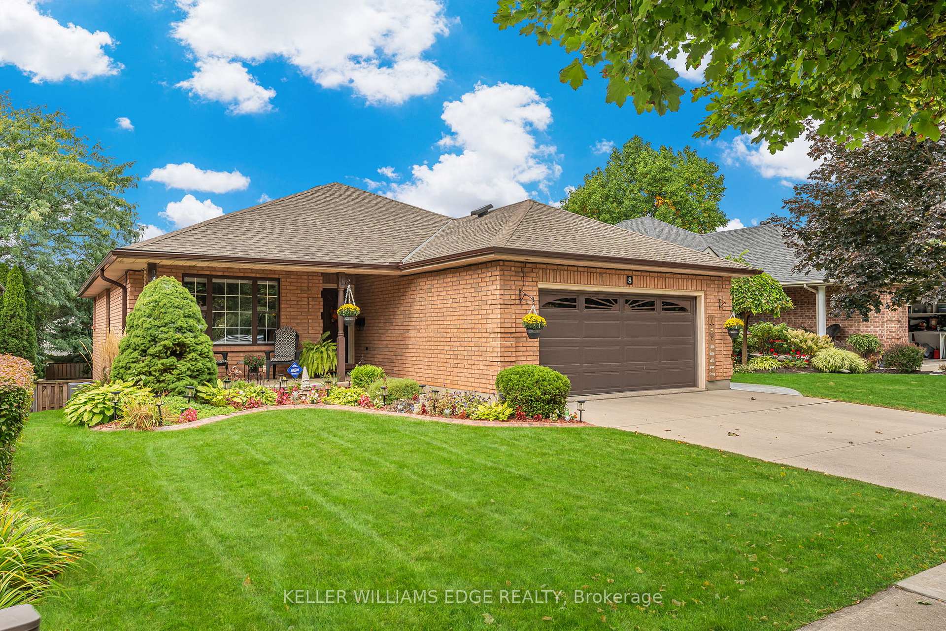 Photo 2 of 8 Oakridge Boulevard, Pelham, Fonthill — HOMEH