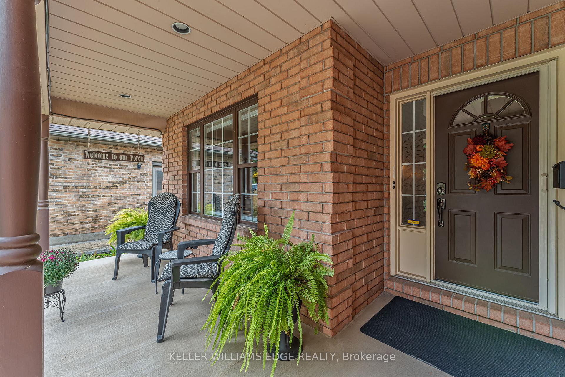 Photo 3 of 8 Oakridge Boulevard, Pelham, Fonthill — HOMEH