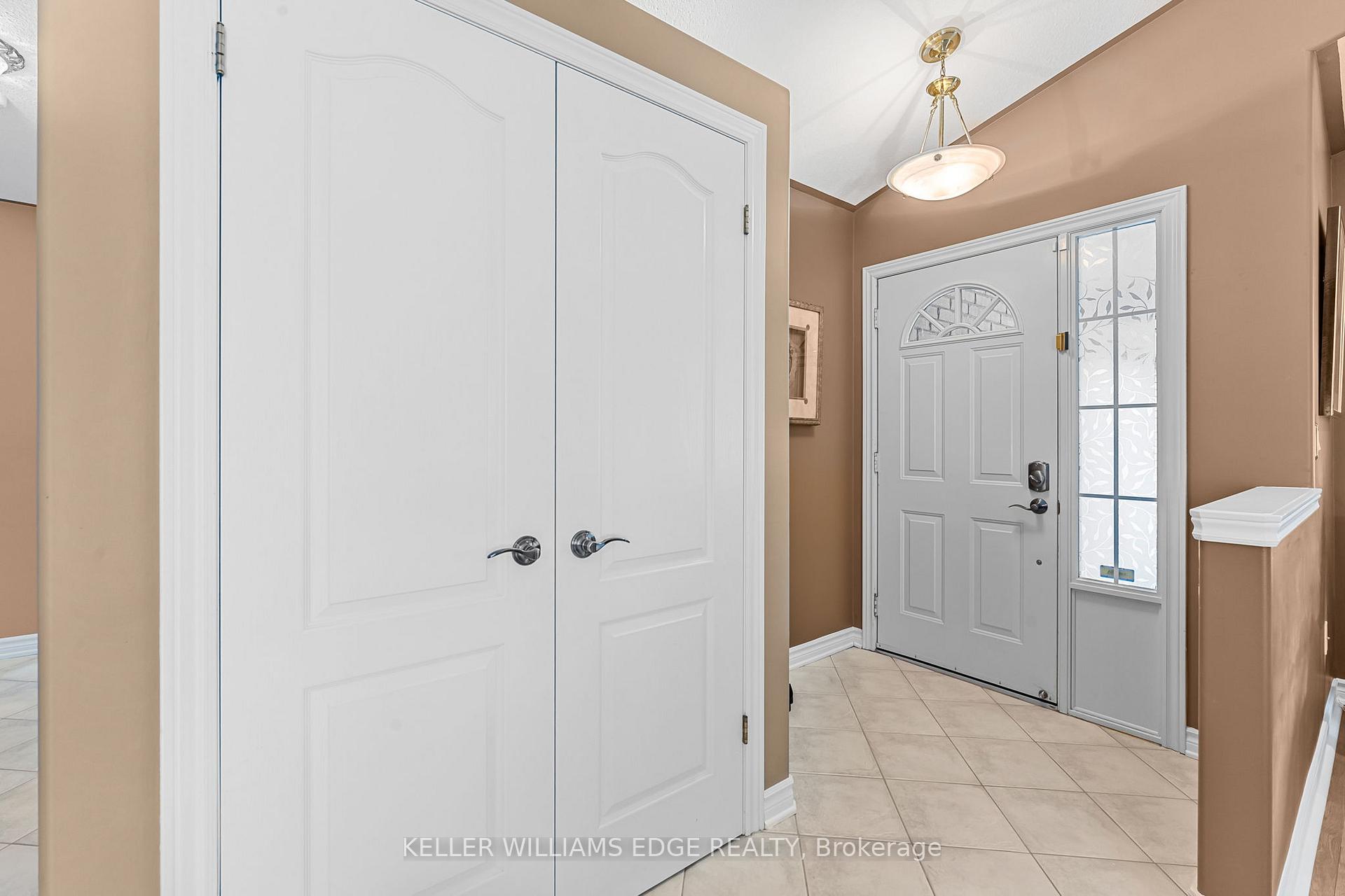 Photo 4 of 8 Oakridge Boulevard, Pelham, Fonthill — HOMEH
